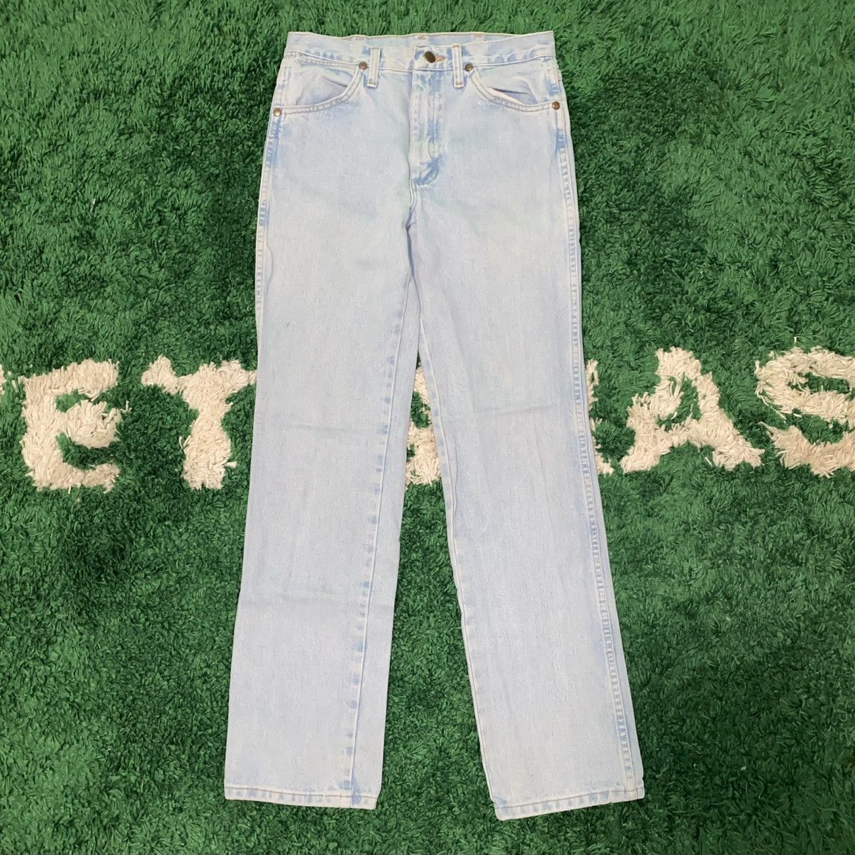 Wrangler Vintage 90s Wrangler Light Wash Denim Jeans | Size 29x32 Size US 29 - 1 Thumbnail