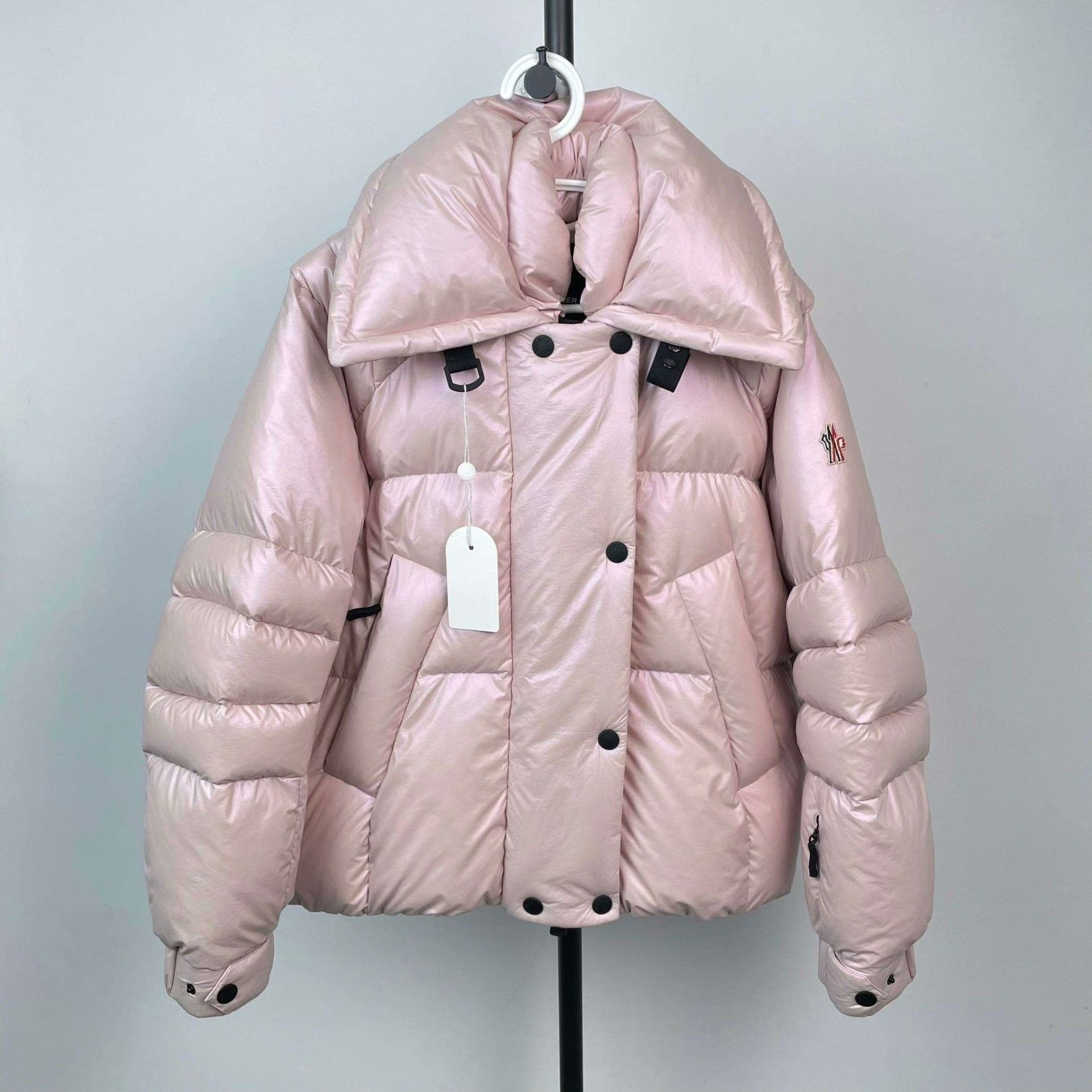 Moncler Moncler Down Pink Down Jacket S Women Size S / US 4 / IT 40 - 1 Thumbnail