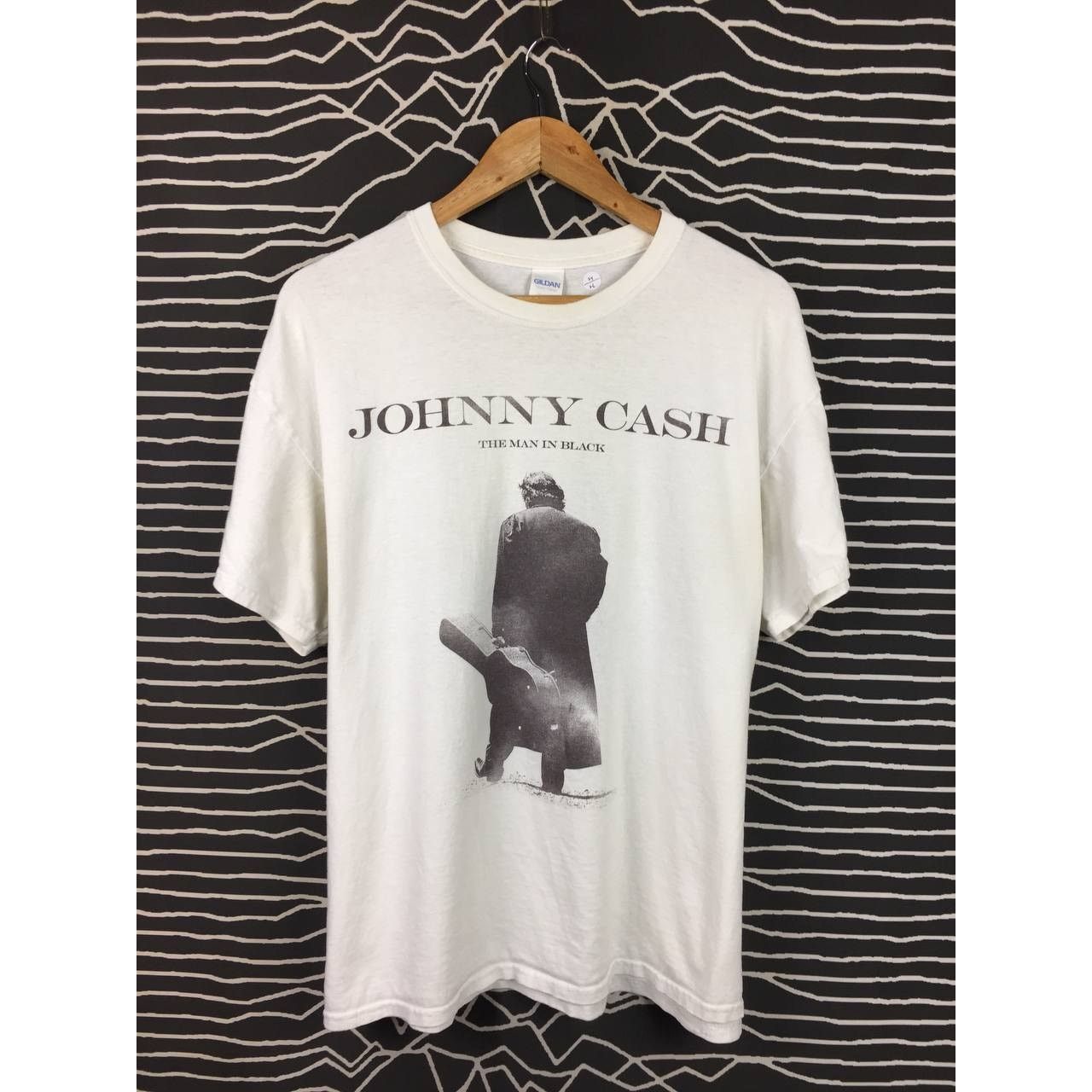 Band Tees Johnny Cash The Man In Black Graphic Band Tee Size US XL / EU 56 / 4 - 1 Thumbnail