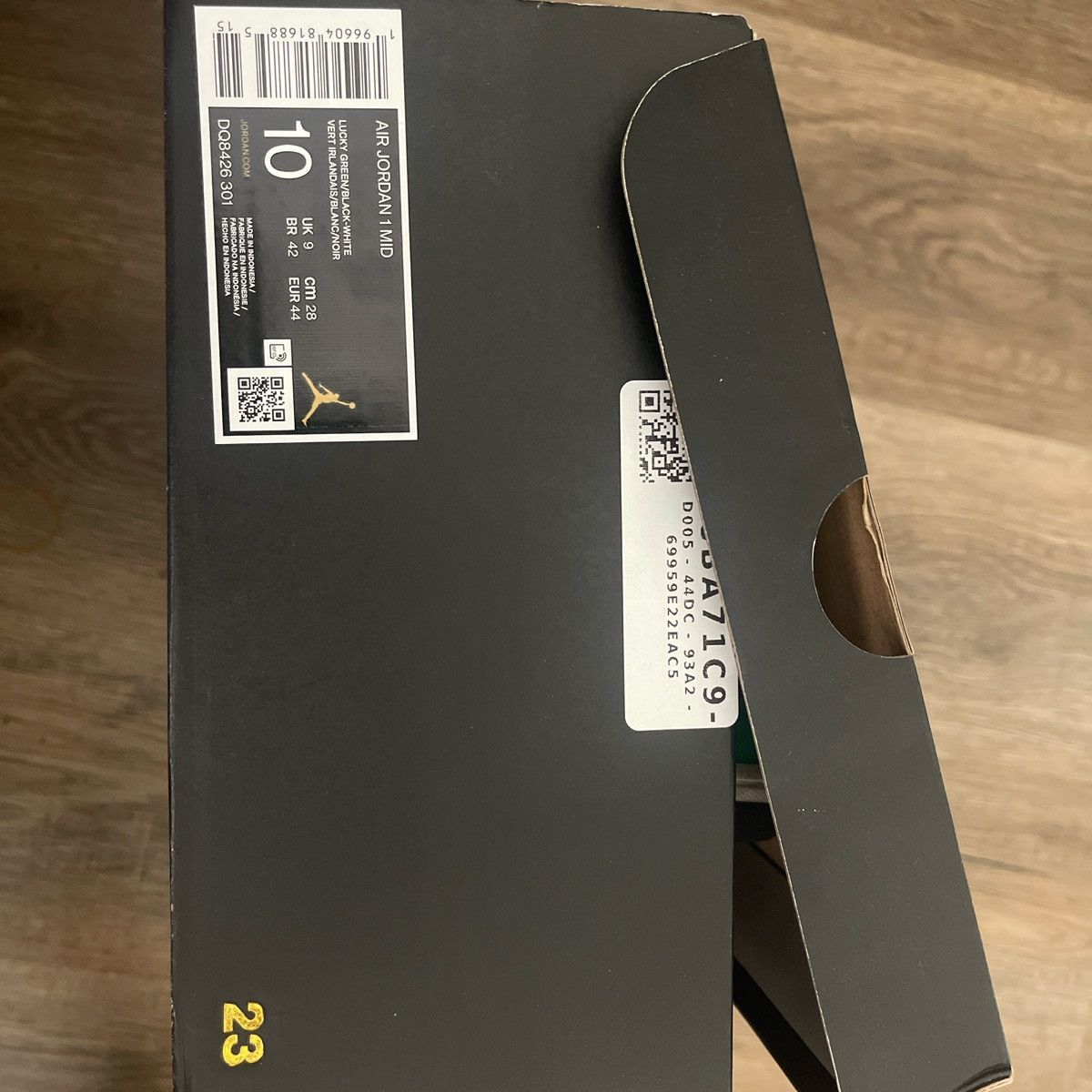 Air Jordan 1 Mid Lucky Green