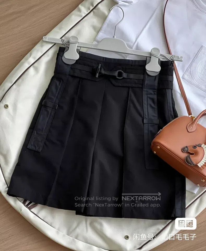 Hermes Hermes Ladies Black Work Shorts Size 42" / US 20 - 1 Thumbnail