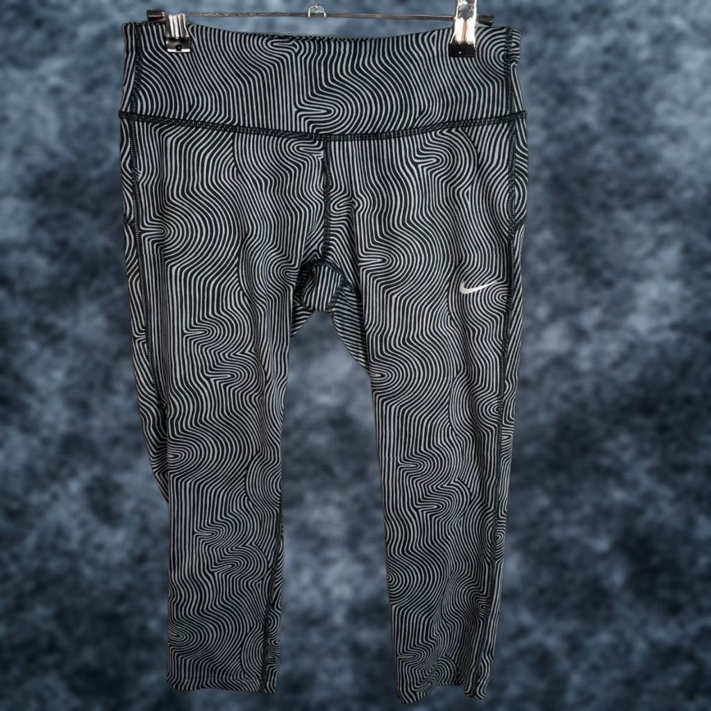 Nike Nike Dri-Fit Womens Small Grey Geometric Print Running Leggings 3/4 Length Athletic Shirt? Size 28" / US 6 / IT 42 - 1 Thumbnail
