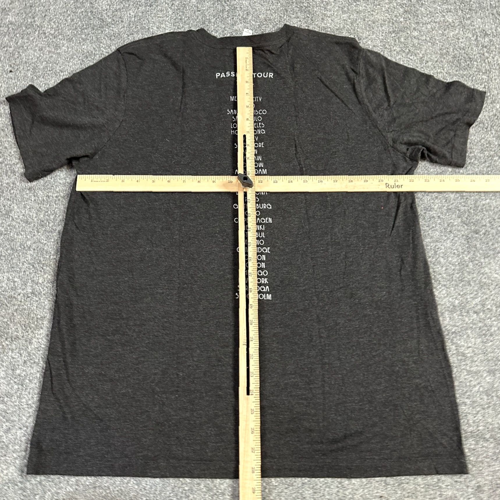 Vintage Passion T-shirt XL Heather Gray World Tour 2014 Christian Shirt Men XL Gray Crew Neck Short Sleeve Under Armour Project Rock Size US XL / EU 56 / 4 - 2 Thumbnail