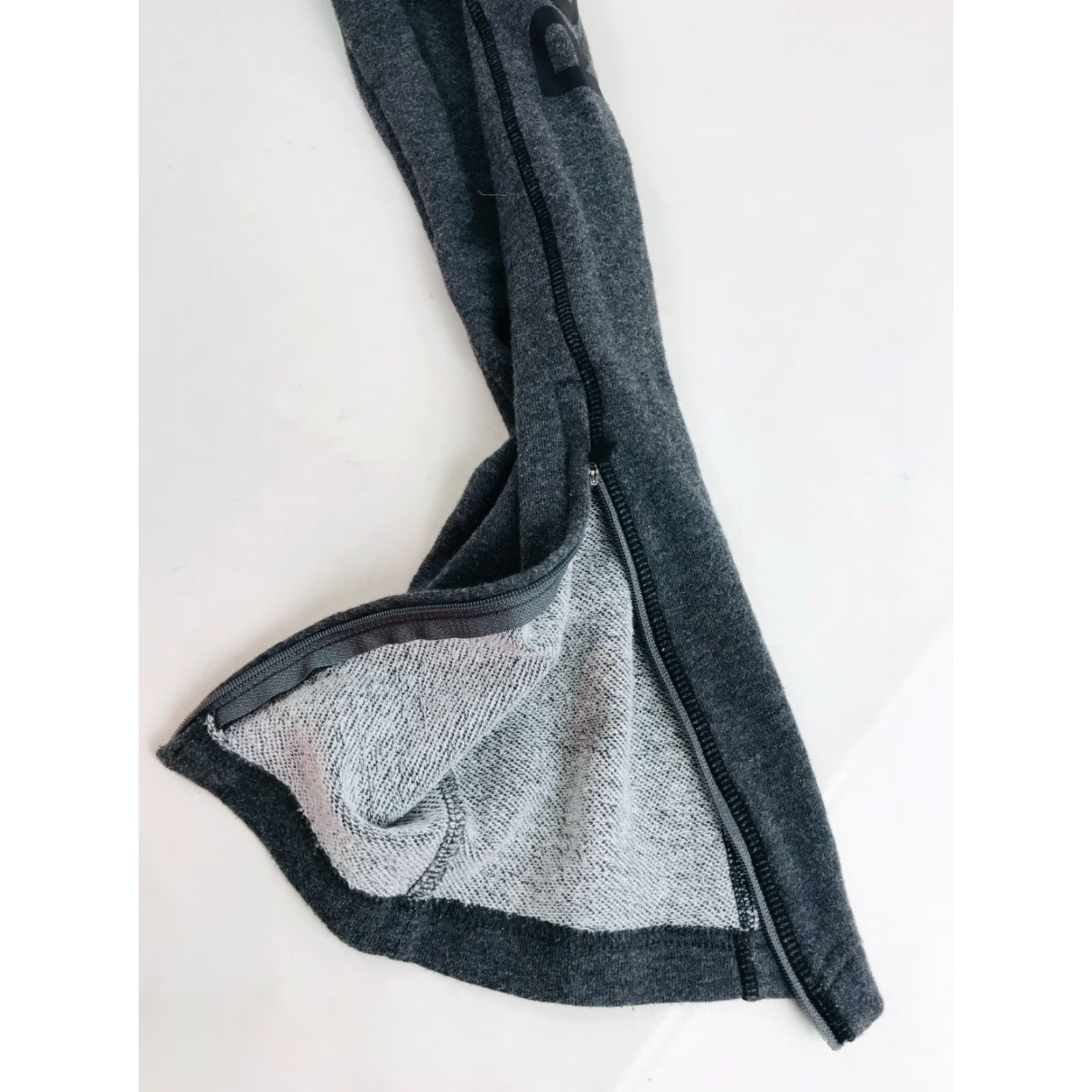 Reebok Reebok Pants, Men's Size Small, Gray, Activewear, Sweatpants, Regular, Inseam 27 in, Flat Front, Pocket, Casual, Travel, Men, Size S Size US 29 - 4 Thumbnail