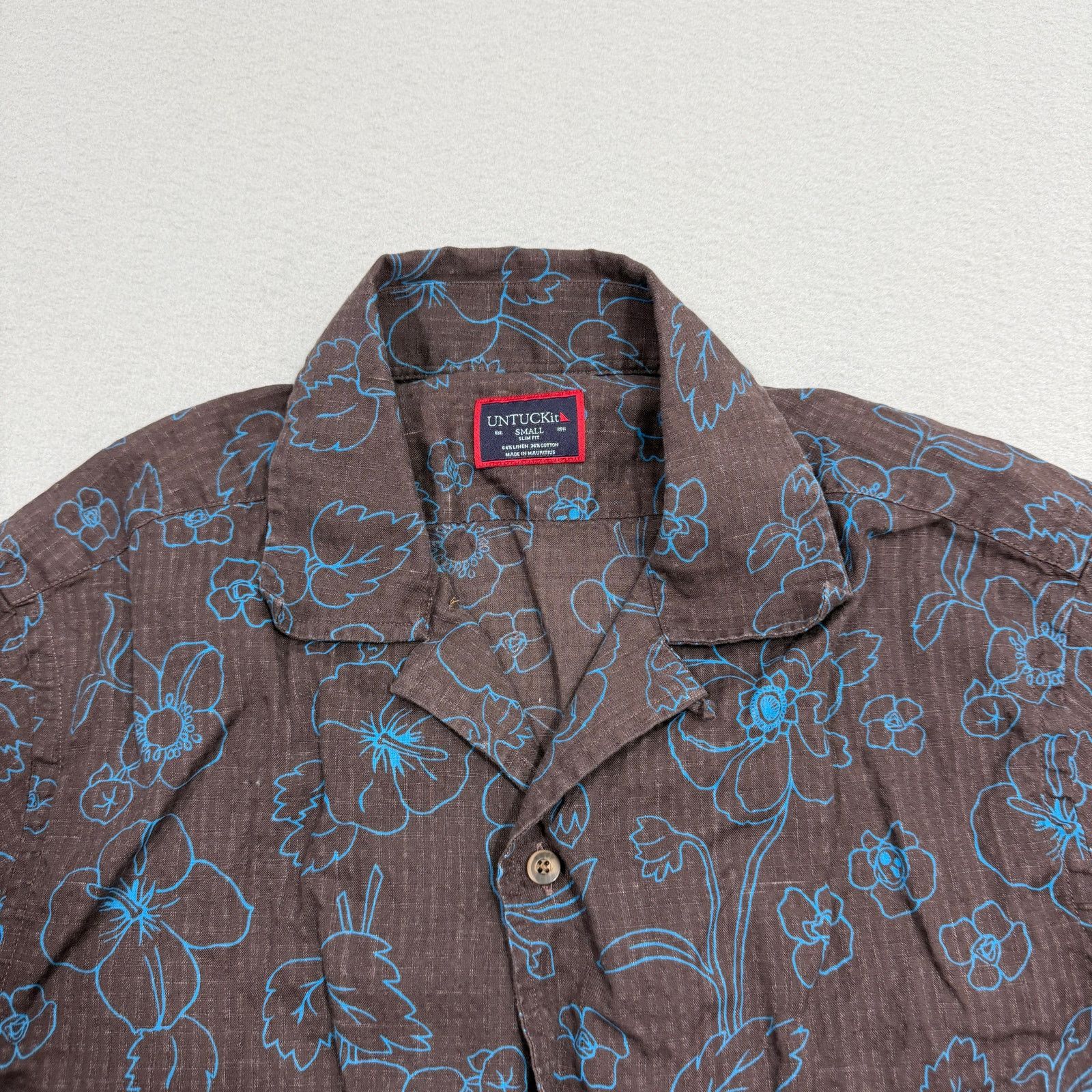 UNTUCKit UNTUCKit Shirt Men's Small Brown Blue Floral Linen Cotton Size US S / EU 44-46 / 1 - 3 Thumbnail