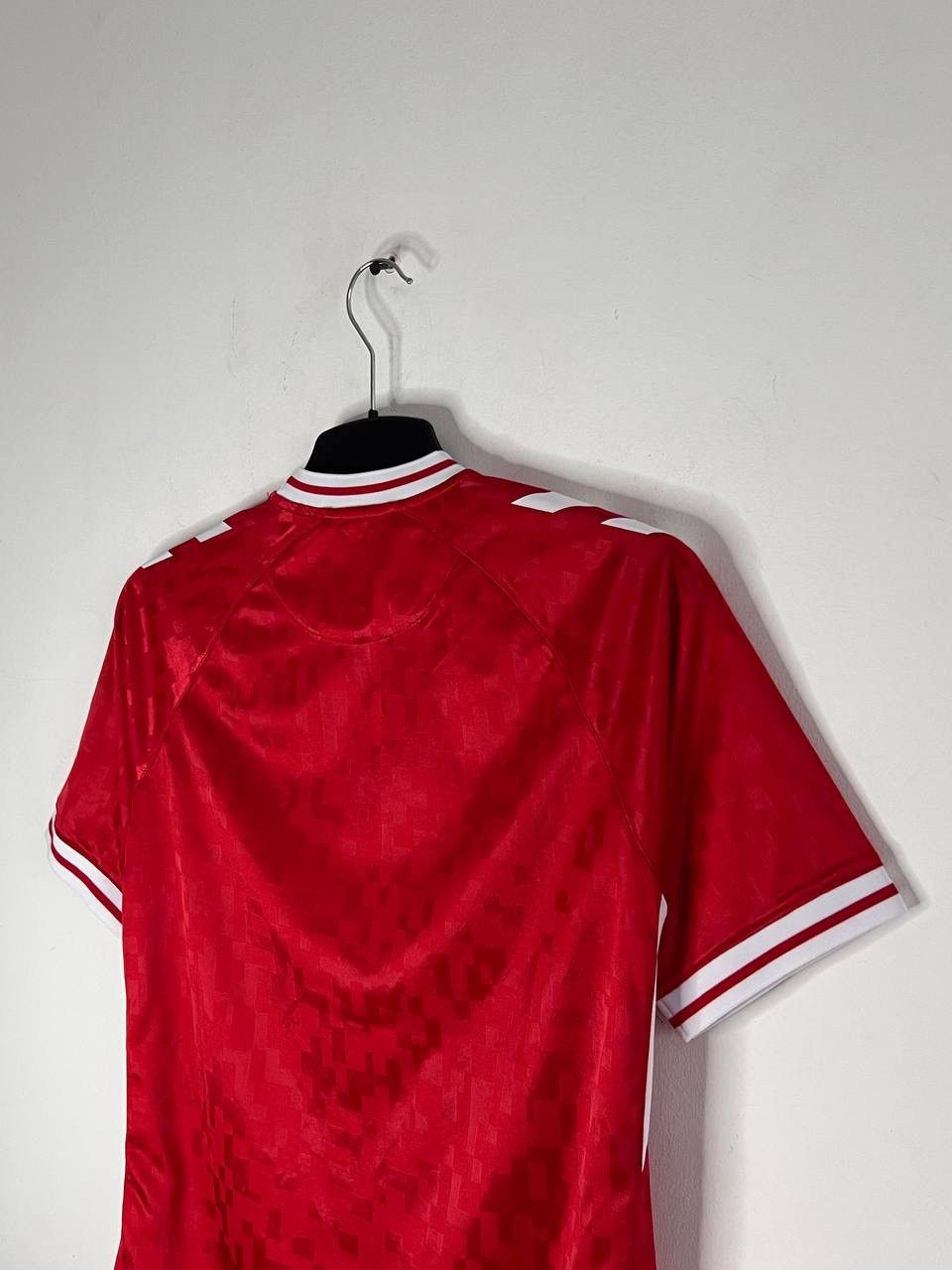 Hummel Denmark National Home Training Jersey 24/25 Fan Shirt Size US S / EU 44-46 / 1 - 8 Thumbnail