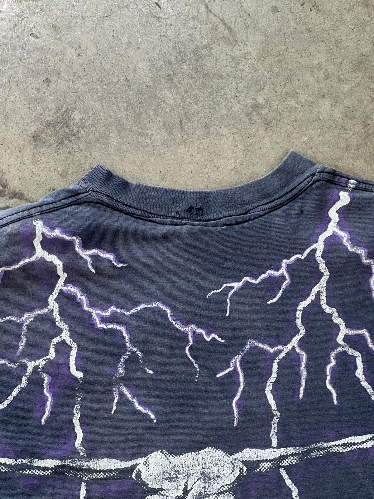 Band Tees Vintage 90s Brooks & Dunn AOP Lightning Thrashed Tee XL Size US XL / EU 56 / 4 - 10 Thumbnail