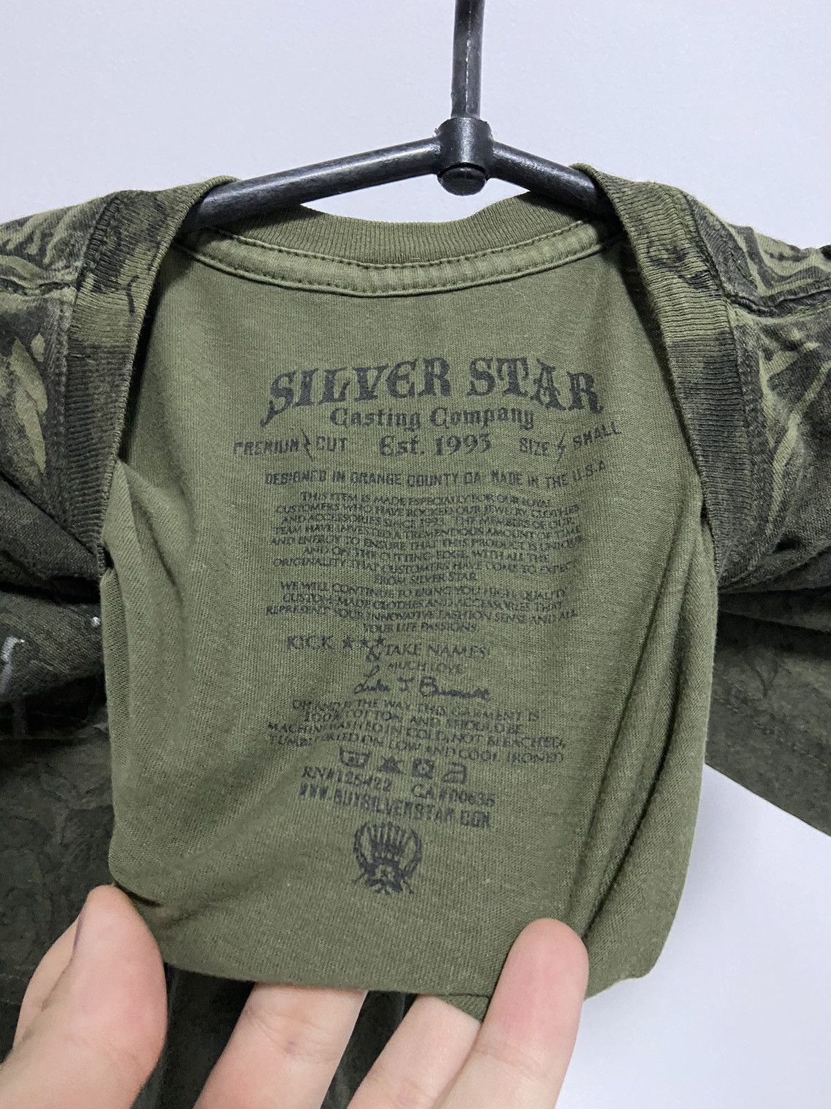 Vintage Silver star big logo t shirt vintage roses vintage Size US L / EU 52-54 / 3 - 5 Thumbnail