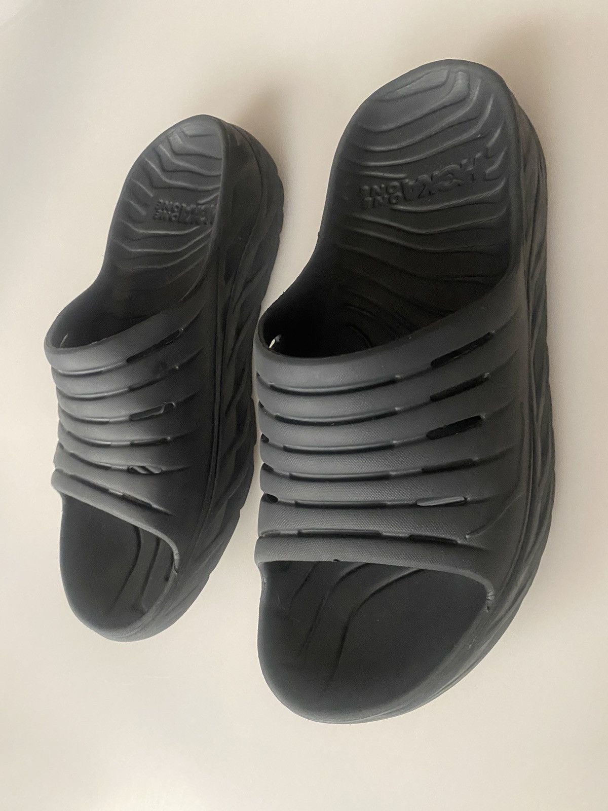 Hoka Hoka one one Ora recovery slide2 12 US VGC Size US 12 / EU 45 - 2 Thumbnail
