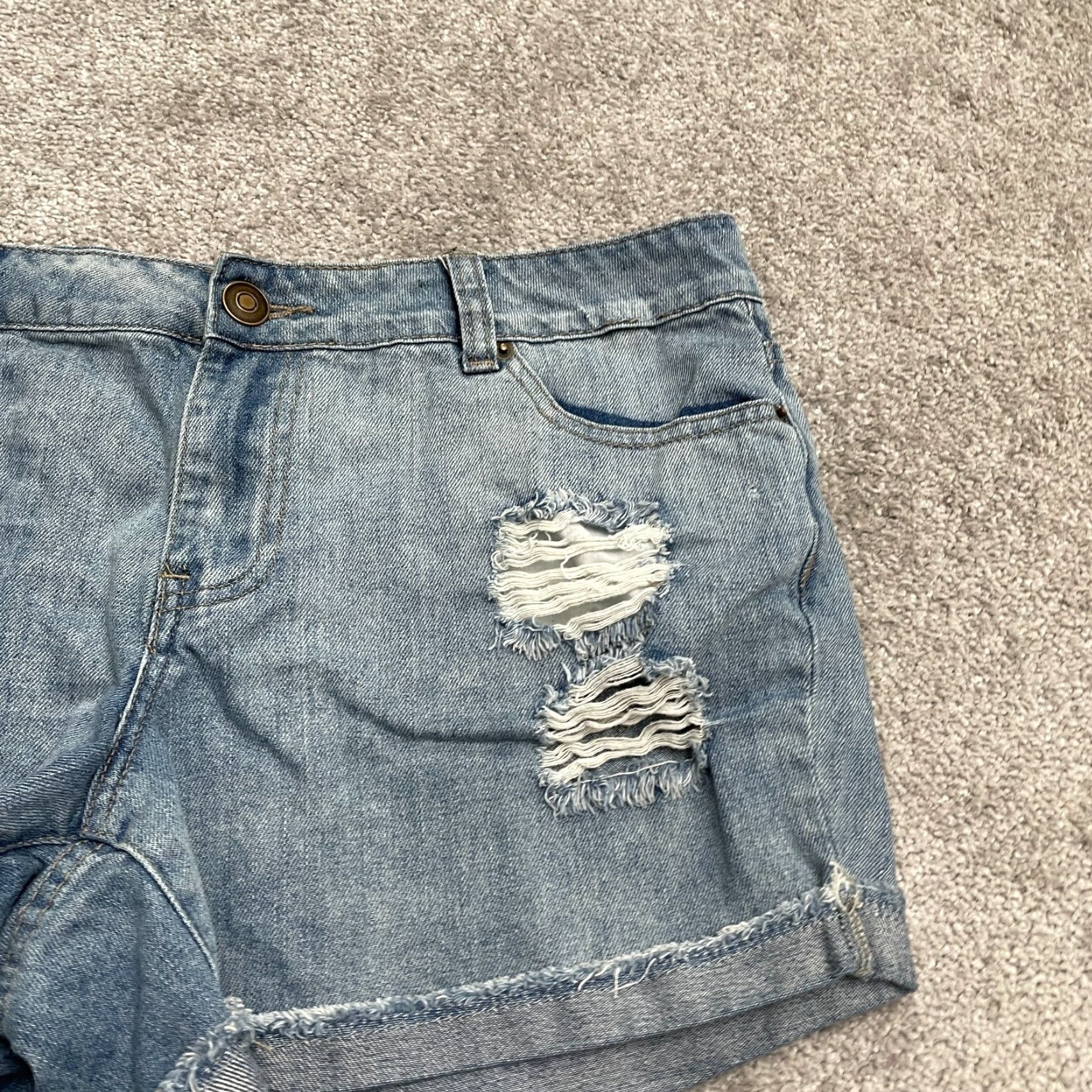Forever 21 FOREVER 21 Denim Shorts Womens 12 Blue Mid Rise Casual Cotton 36x4 Size 34" / US 12 / IT 48 - 3 Thumbnail