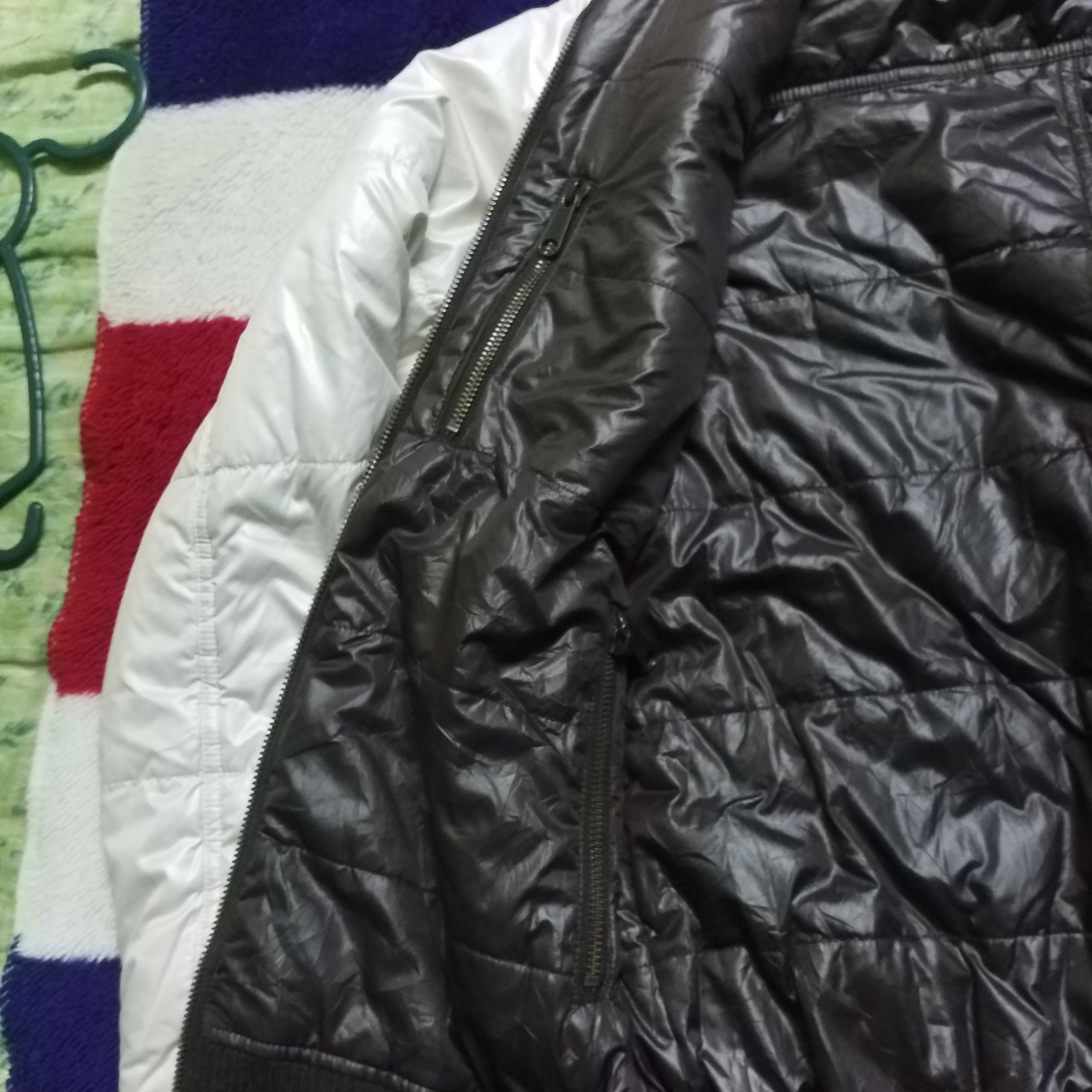 Global Work GLOBAL WORK PUFFER POLY REVERSIBLE HARD SOFT COLOUR COMBINE Size US M / EU 48-50 / 2 - 4 Thumbnail