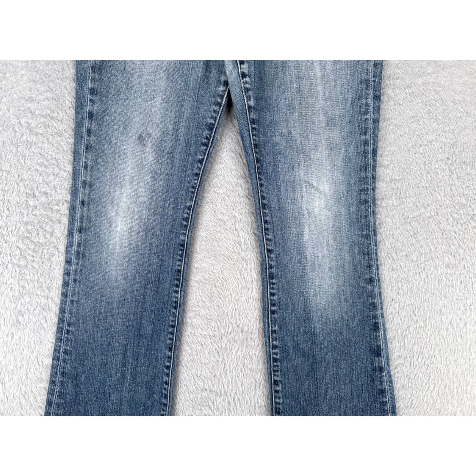 Lucky Brand VINTAGE Lucky Brand Jeans 0 Blue Denim Flared Low Rise Classic 27x28 Womens Size 25" / US 0 / IT 36 - 3 Thumbnail