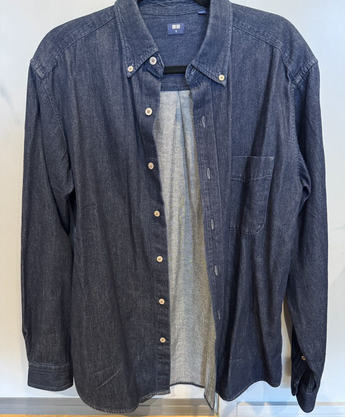 Uniqlo Uniqlo Dark Blue Denim Shirt Size US S / EU 44-46 / 1 - 1 Thumbnail