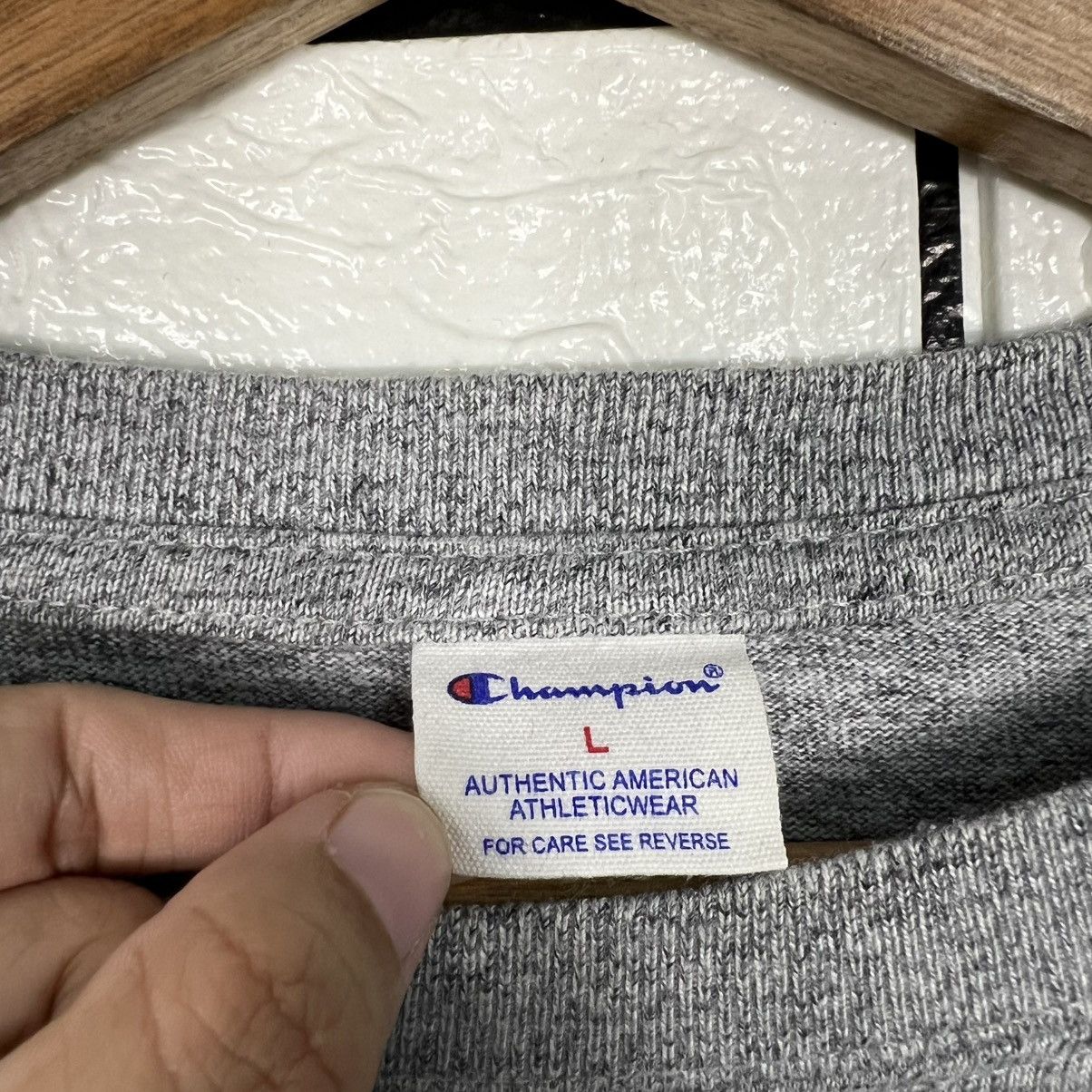 Champion CHAMPION Single Pocket Long Sleeve Tees Sweater #4073-C185 Size US L / EU 52-54 / 3 - 9 Thumbnail
