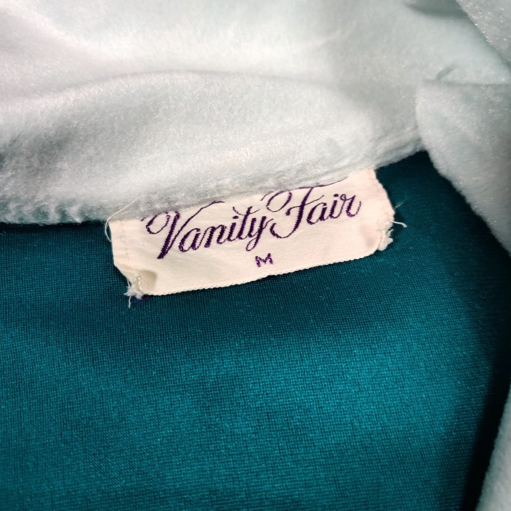 Vintage VINTAGE Vanity Fair Womens Robe Coat Velvet Green Medium Long House Coat Robe Velvet Green Vanity Fair Womens M Vintage Size ONE SIZE - 6 Thumbnail