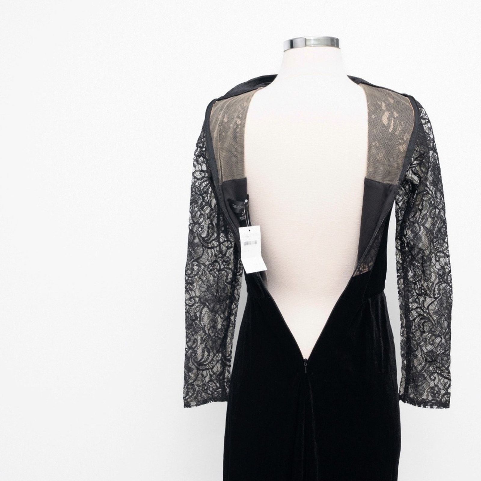Tadashi Shoji TADASHI SHOJI. Lace & Velvet Sheath Dress. Size XS / US 0-2 / IT 36-38 - 11 Thumbnail