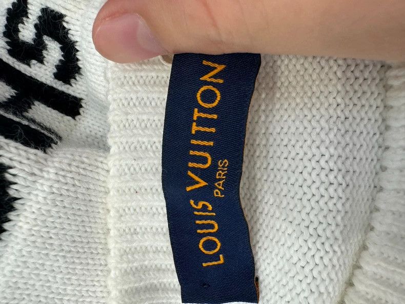 Louis Vuitton Louis Vuitton Logo letter sweater Size US S / EU 44-46 / 1 - 3 Thumbnail