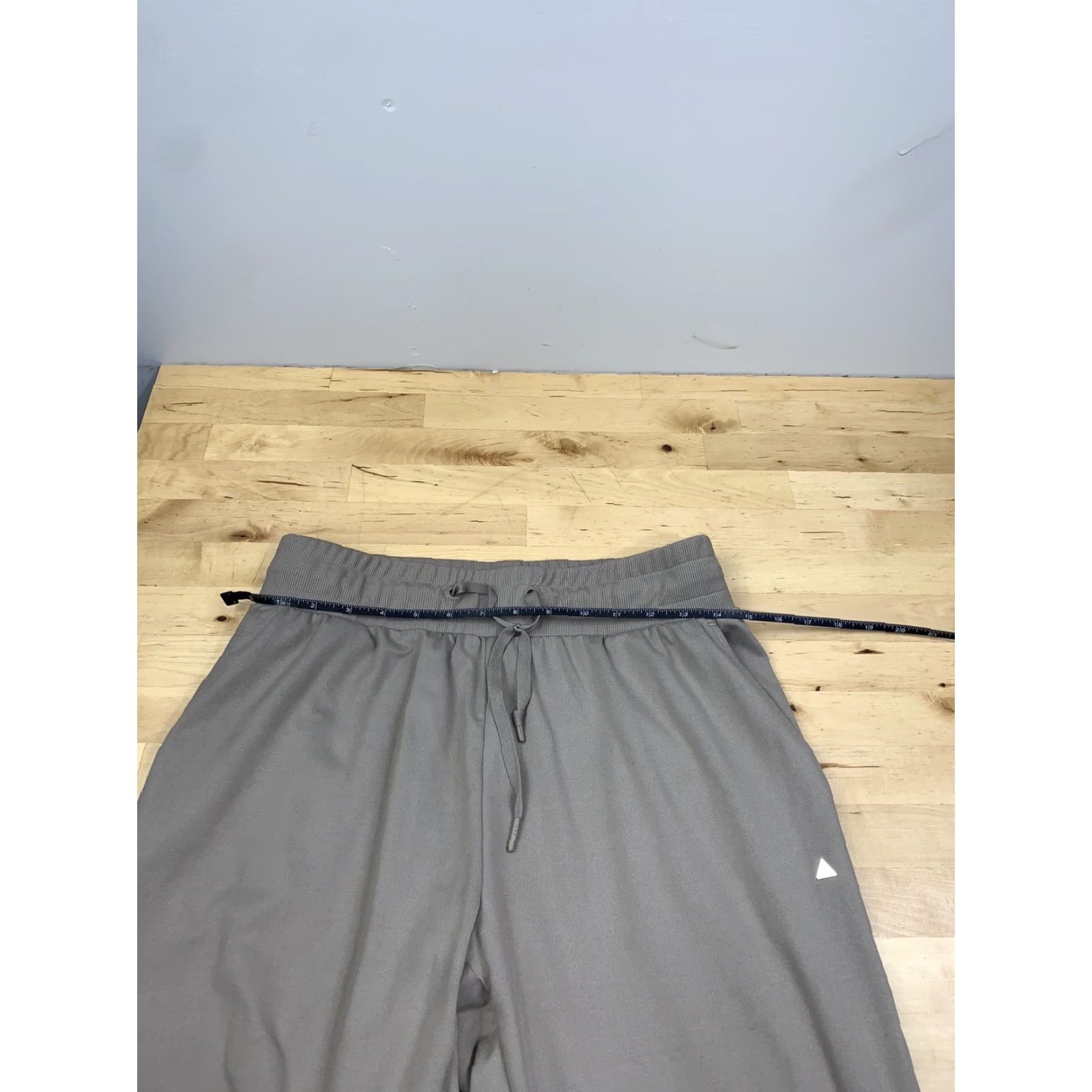 New Balance Balance Athletica Joggers Womens M Beige Activewear Athleisure New Balance Pants M Womens Beige Jogger Athletic Casual 8149 Size 32" / US 10 / IT 46 - 7 Thumbnail