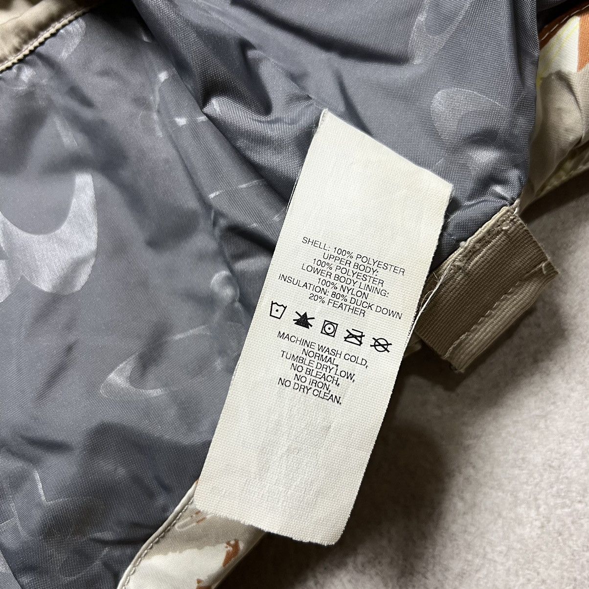 Oakley Vintage Oakley Camo Down Vest Jacket Size US M / EU 48-50 / 2 - 14 Thumbnail