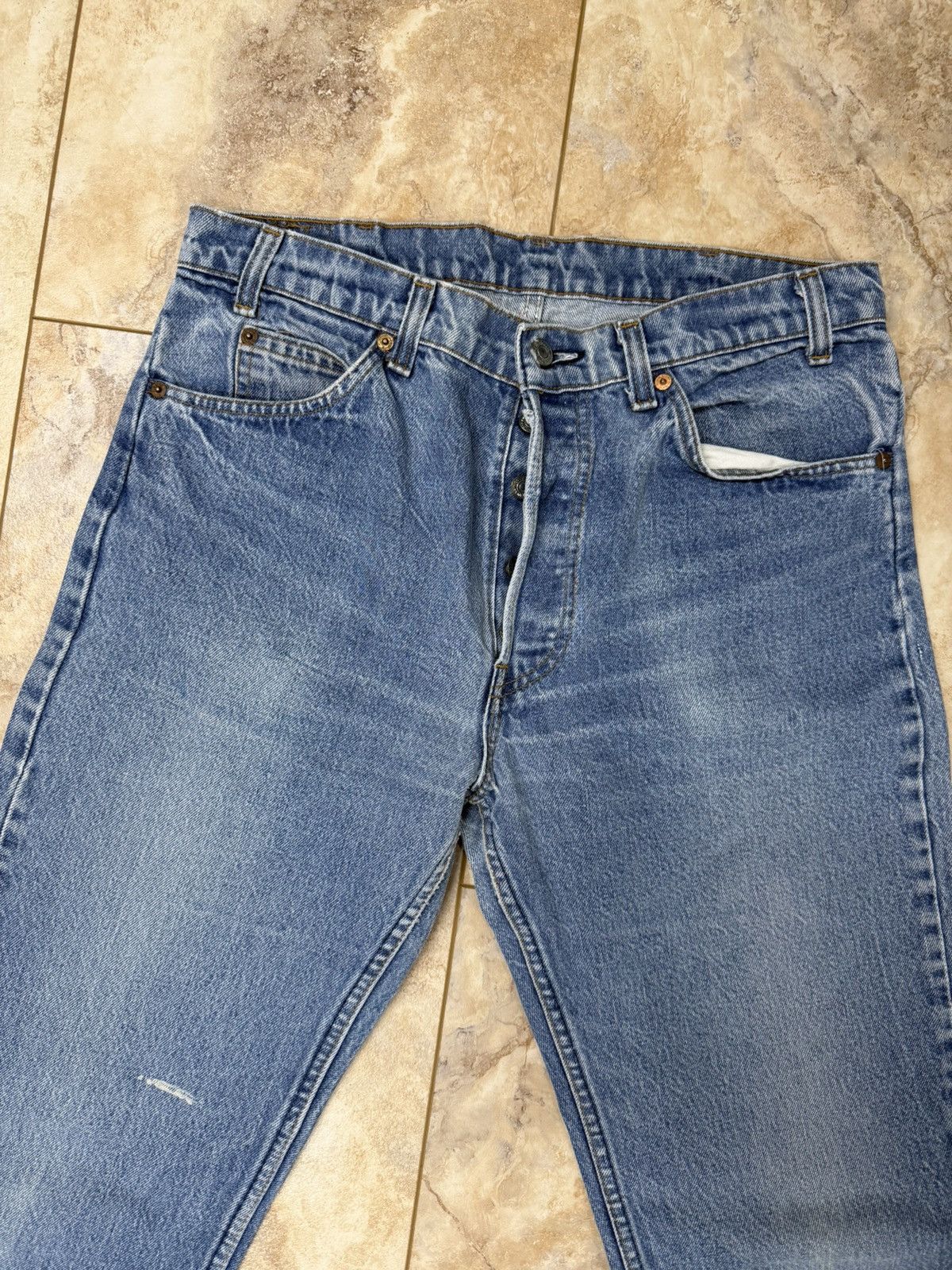 Levi's Levi’s Vintage Light Wash Distressed Denim Size US 33 - 3 Thumbnail