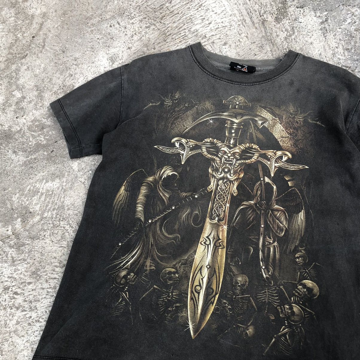 Vintage Tshirt rock chang vintage prints skull and crossbones Size US M / EU 48-50 / 2 - 2 Thumbnail