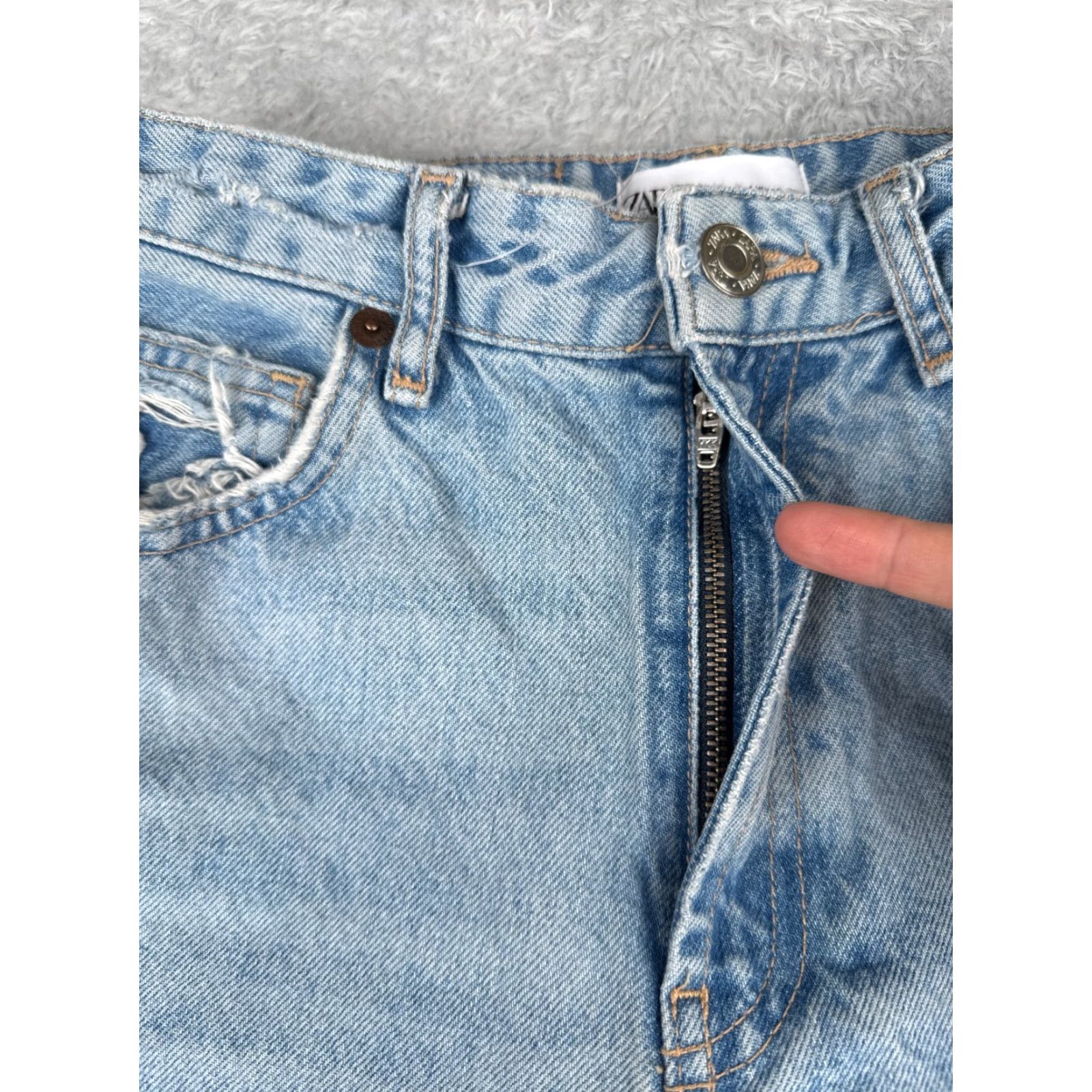 Zara Zara Jeans Women 4 Blue Wide-Leg High Rise Distressed Cotton Blend Raw Hem 25x28 Denim Trousers Casual Western 90s Mens? Size 27" / US 4 / IT 40 - 5 Thumbnail