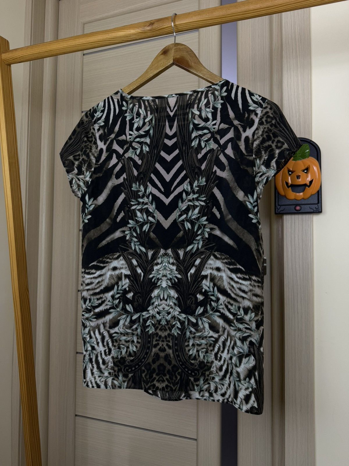 Allsaints Allsaints Spitalfields Blouse Zebra Tee Jungle Print Size XS / US 0-2 / IT 36-38 - 6 Thumbnail