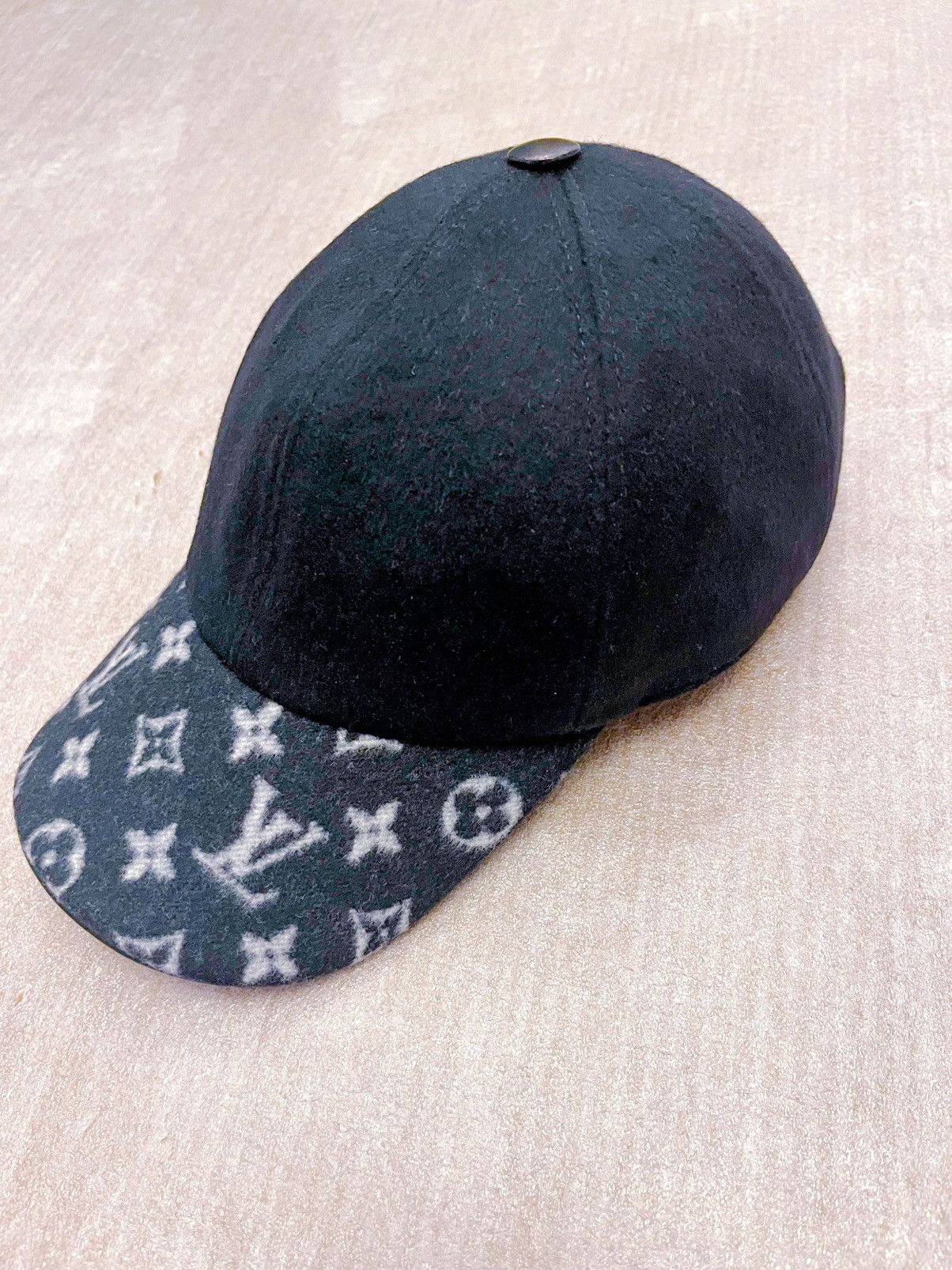 Louis Vuitton Louis Vuitton Luxury Hats Size ONE SIZE - 10 Thumbnail