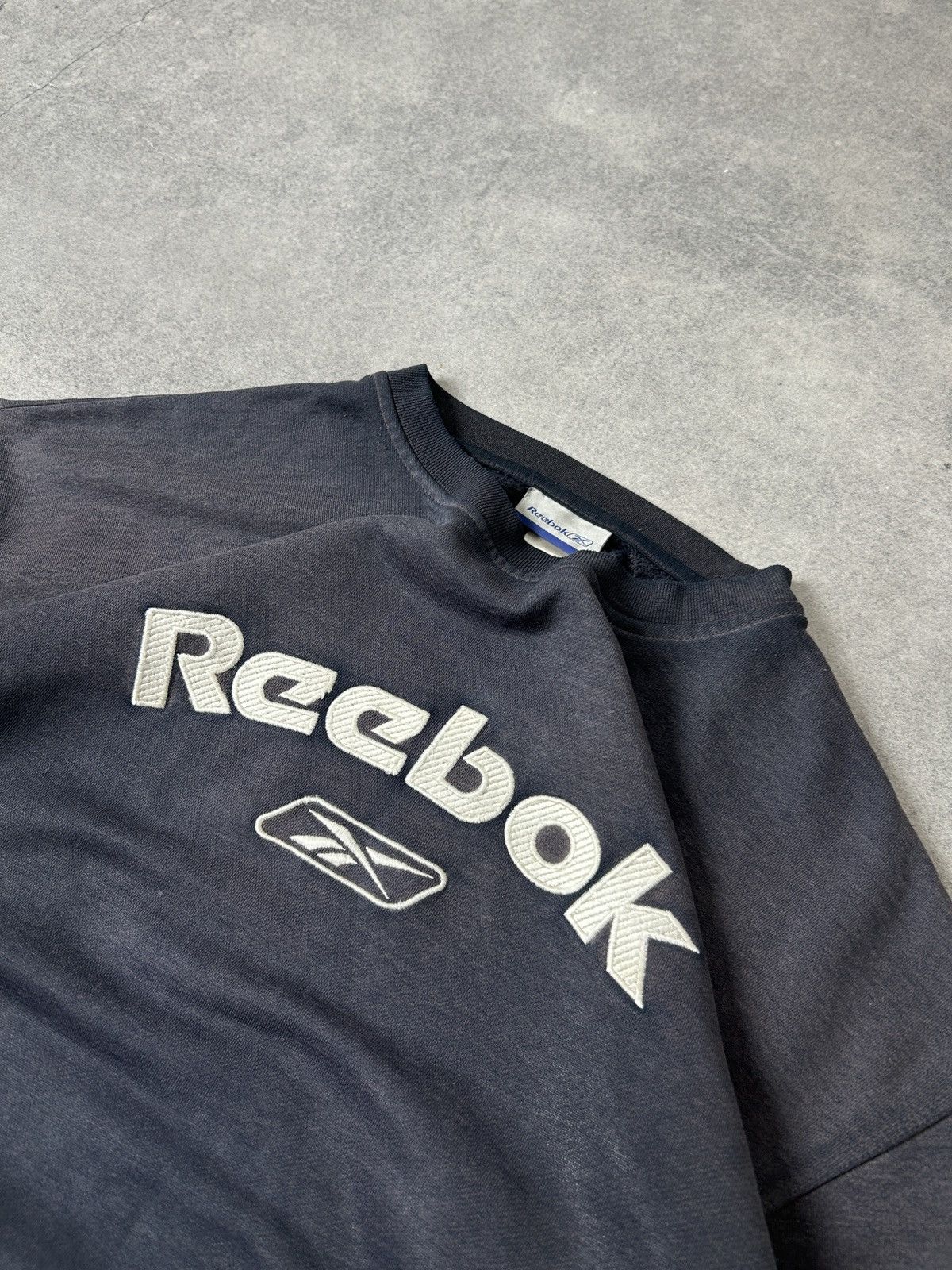 Reebok Vintage Reebok trashed faded sweatshirt big logo Size US M / EU 48-50 / 2 - 3 Thumbnail