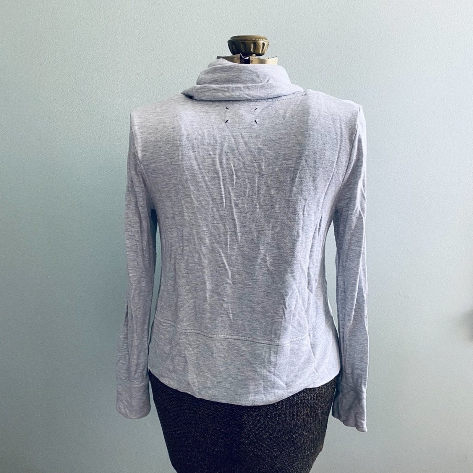 Lou & Grey Lou & Grey gray cowl neck light sweater Size S / US 4 / IT 40 - 2 Thumbnail