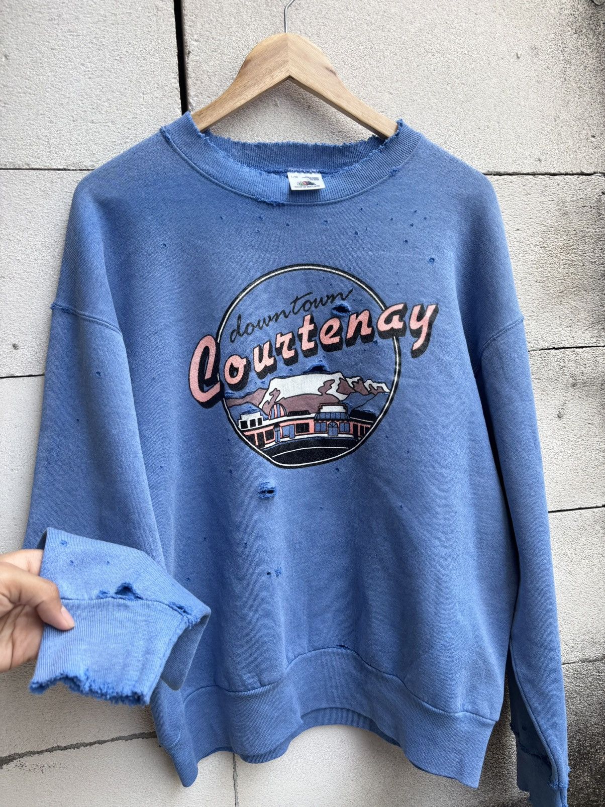 Vintage Thrashed Distressed Down Town Courtenay Sweatshirt Size US L / EU 52-54 / 3 - 12 Thumbnail