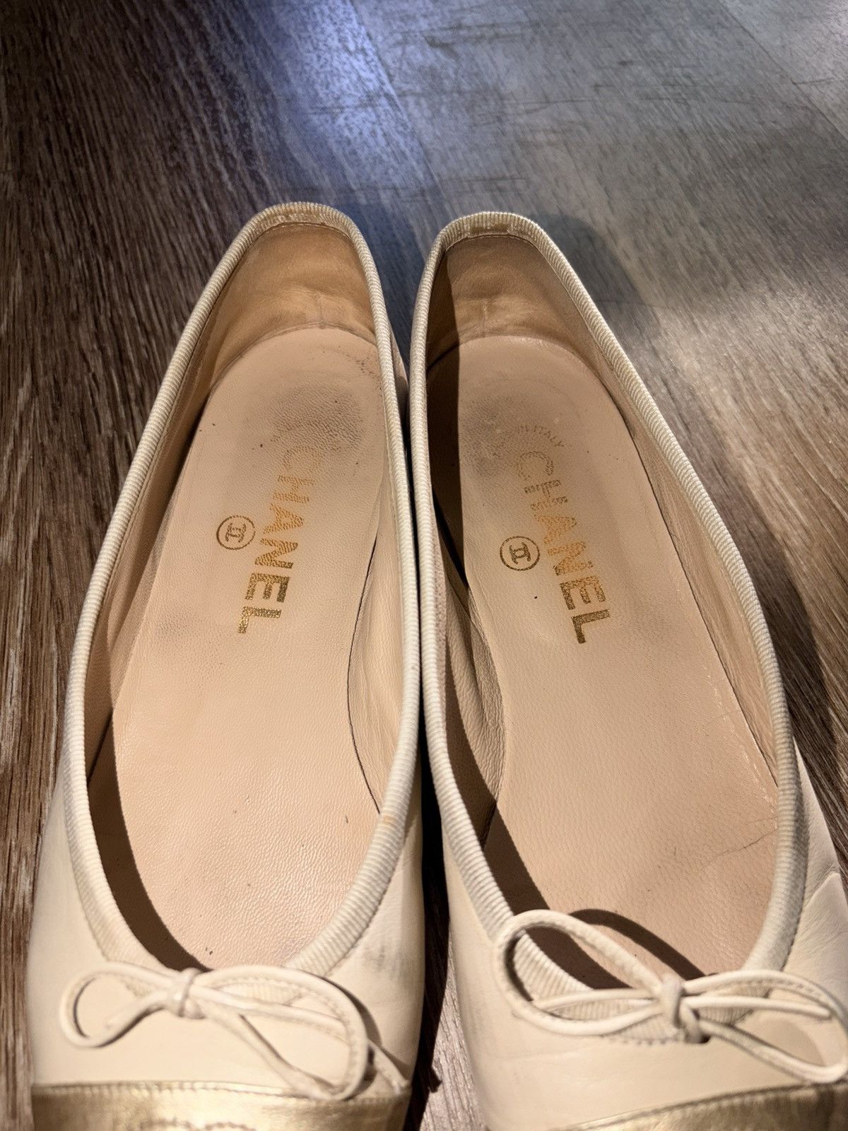 Chanel Chanel Cream & Gold Cap Toe Ballet Flats Size 37 Size US 6.5 / IT 36.5 - 9 Thumbnail