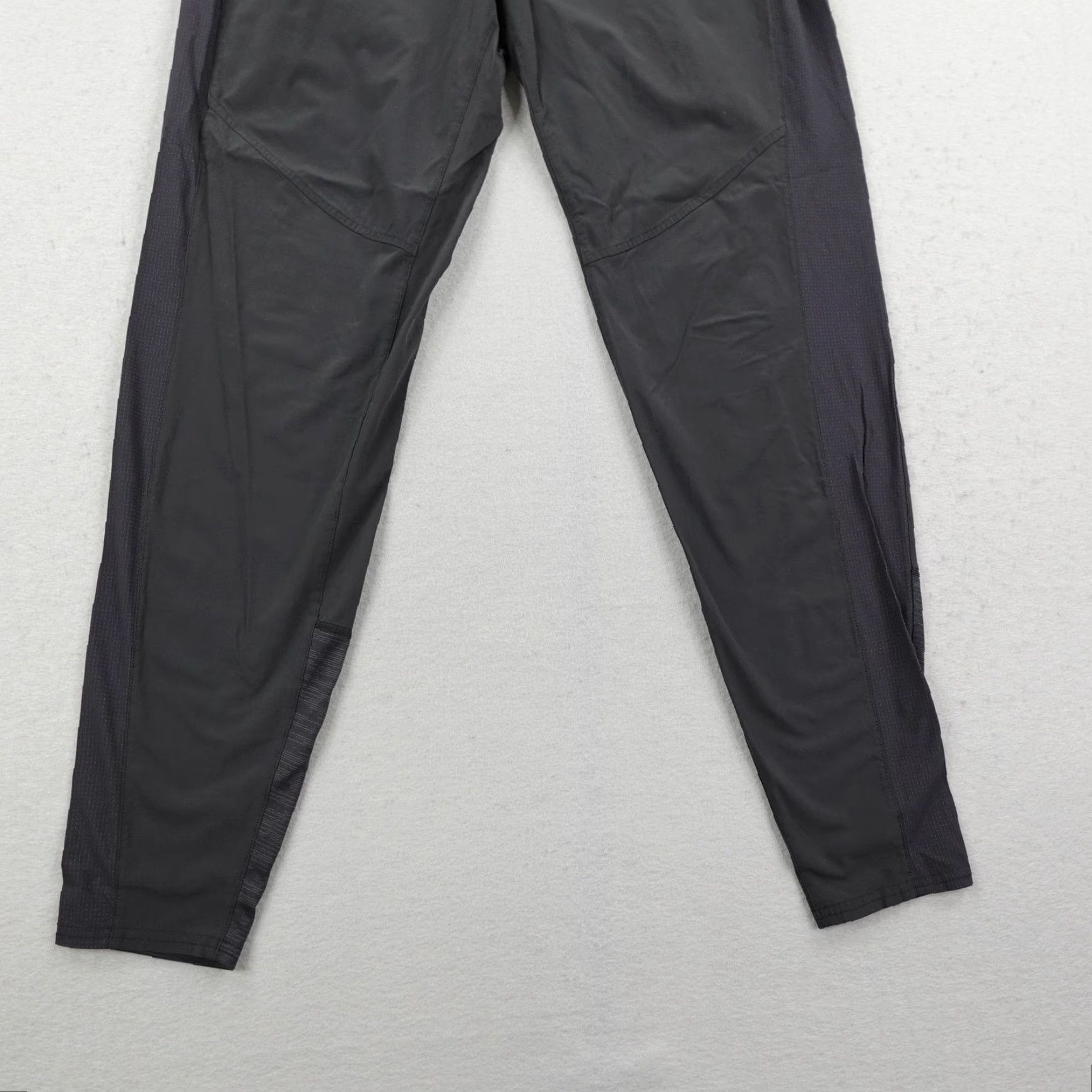 Outdoor Voices Outdoor Voices Pants Womens Black Performance Tapered Joggers Track Athletic Gym Size 28" / US 6 / IT 42 - 3 Thumbnail