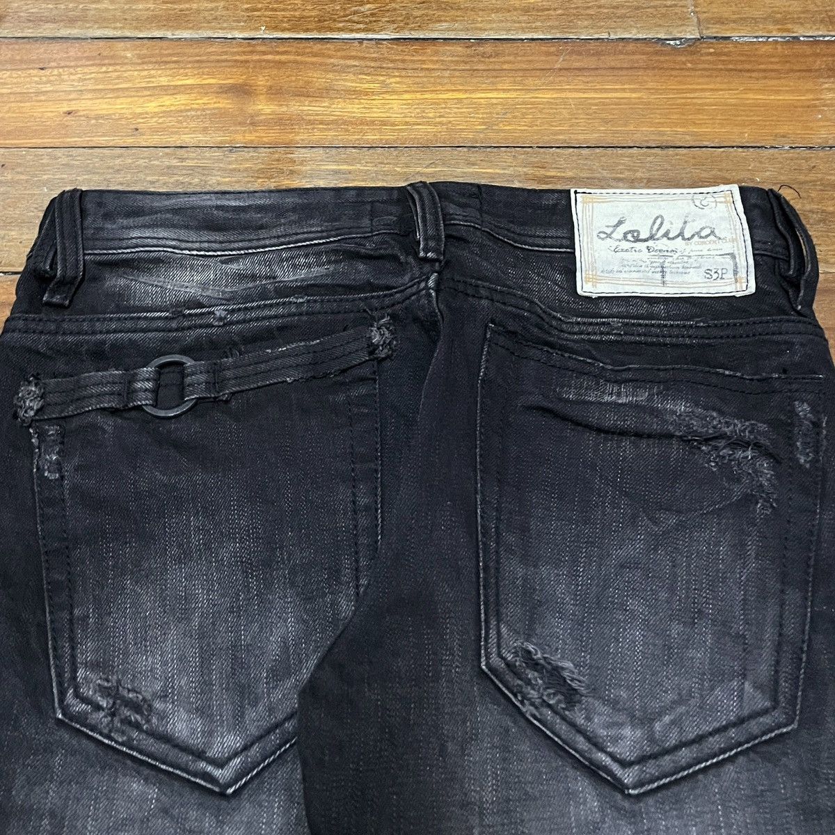 Japanese Brand Very Rare Vintage Japanese Brand Lolita Waxed Jeans 1990s Size US 30 / EU 46 - 4 Thumbnail