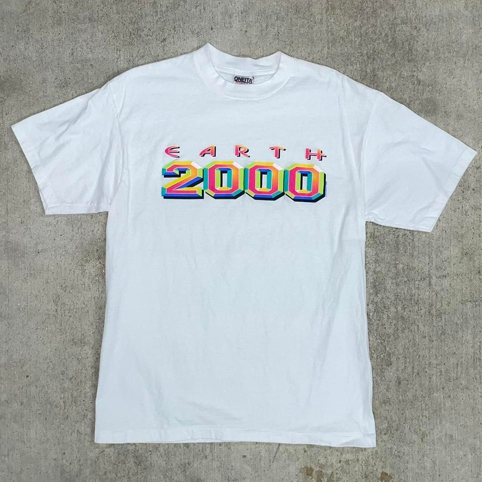 Vintage Large - Vintage y2k earth 2000 t-shirt Size US L / EU 52-54 / 3 - 1 Thumbnail