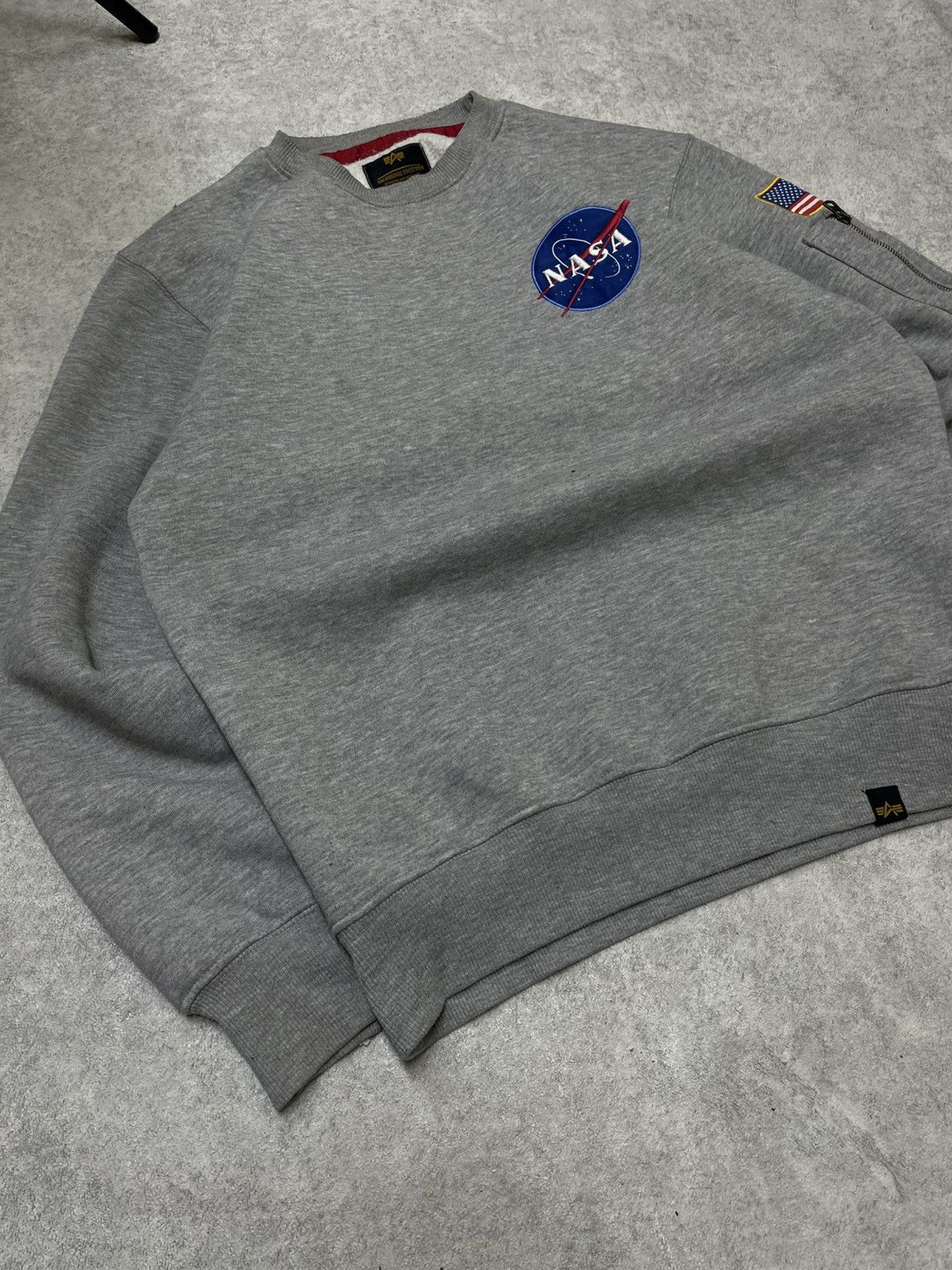 Alpha Industries × NASA Y2K Alpha Industries Grey Sweatshirt NASA Logo Size US M / EU 48-50 / 2 - 8 Thumbnail