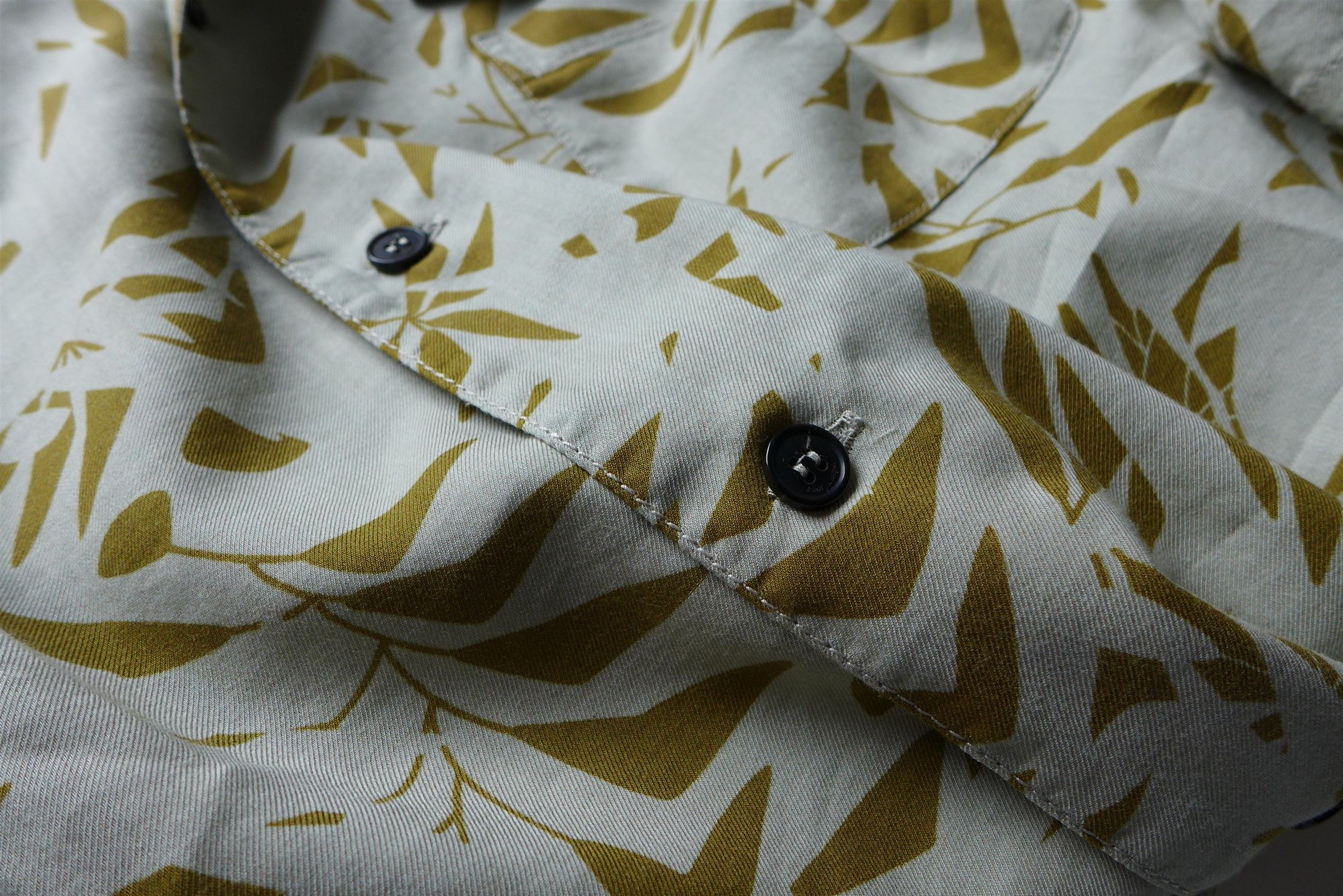 Saint Laurent Paris Saint Laurent Palm Tree Print Short-Sleeve Shirt Size US XL / EU 56 / 4 - 10 Thumbnail