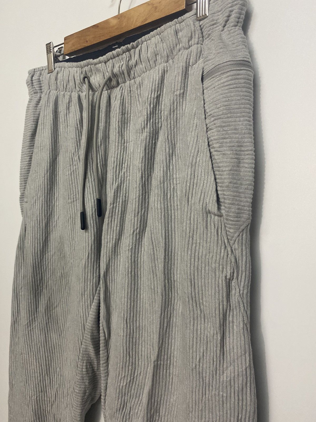 Under Armour Under Armour Joggers Sweat Pants Loose Athletic Cotton Sz L Size US 32 / EU 48 - 8 Thumbnail