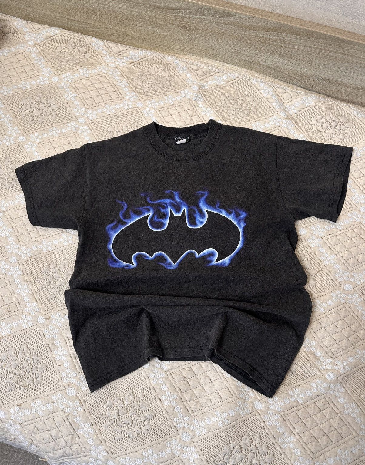 DC Comics 🔥 2002 Batman Flame Logo Shirt DC Vintage Comics Movie Dark Size US M / EU 48-50 / 2 - 1 Thumbnail