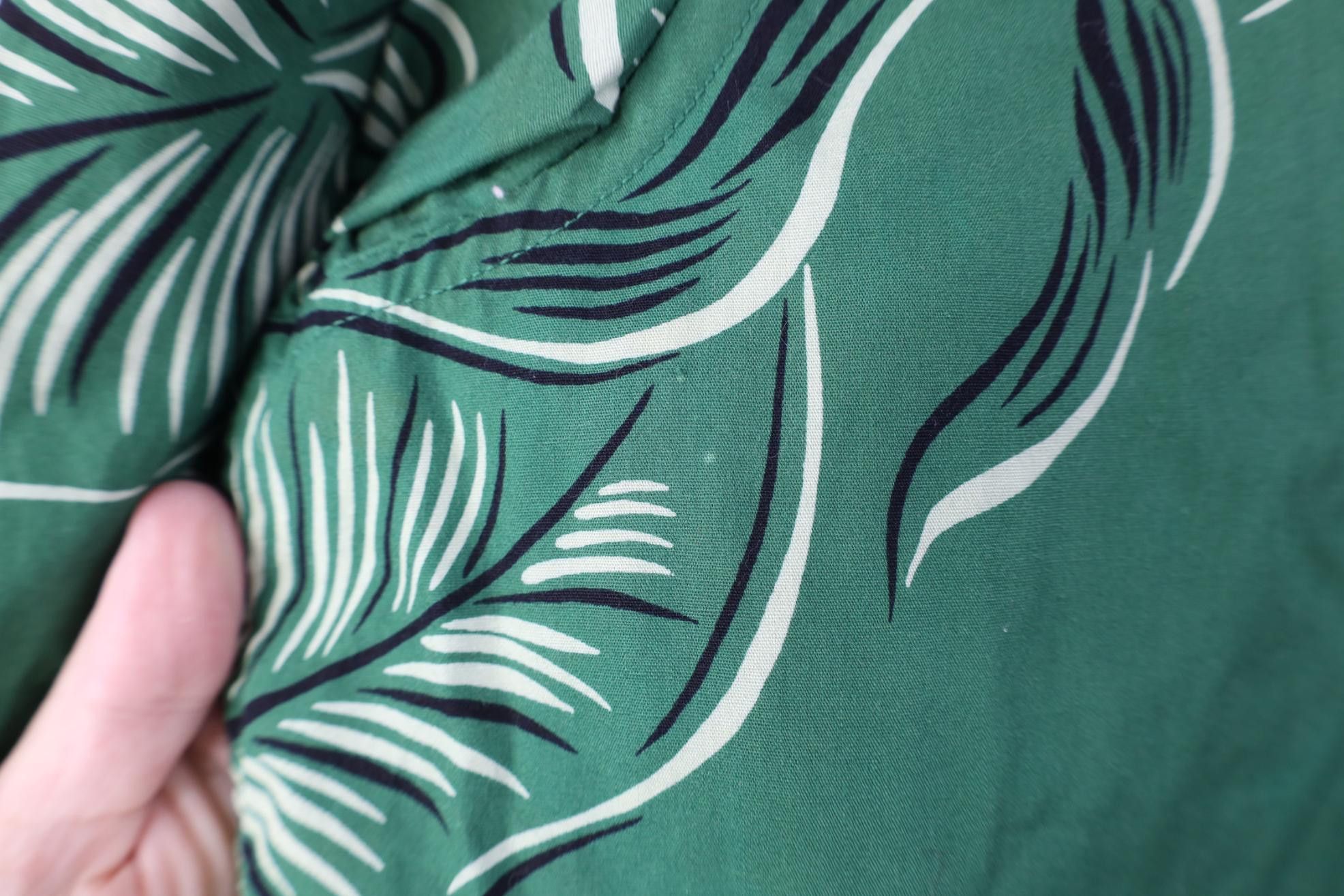 Banana Republic Vintage 90s Banana Republic Leaf Beach Luau Button Shirt Size US L / EU 52-54 / 3 - 6 Thumbnail