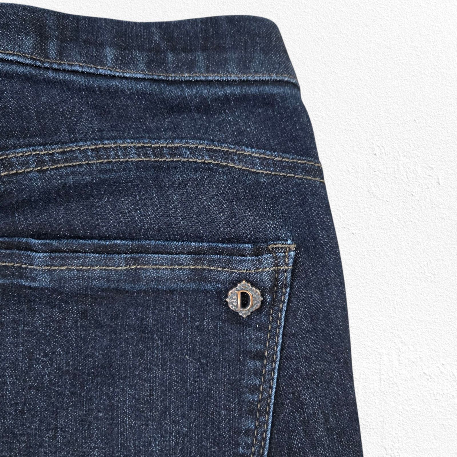 Other Dark Wash Mid Rise Slimming Skinny Jeans Size 2 Size 26" / US 2 / IT 38 - 6 Thumbnail