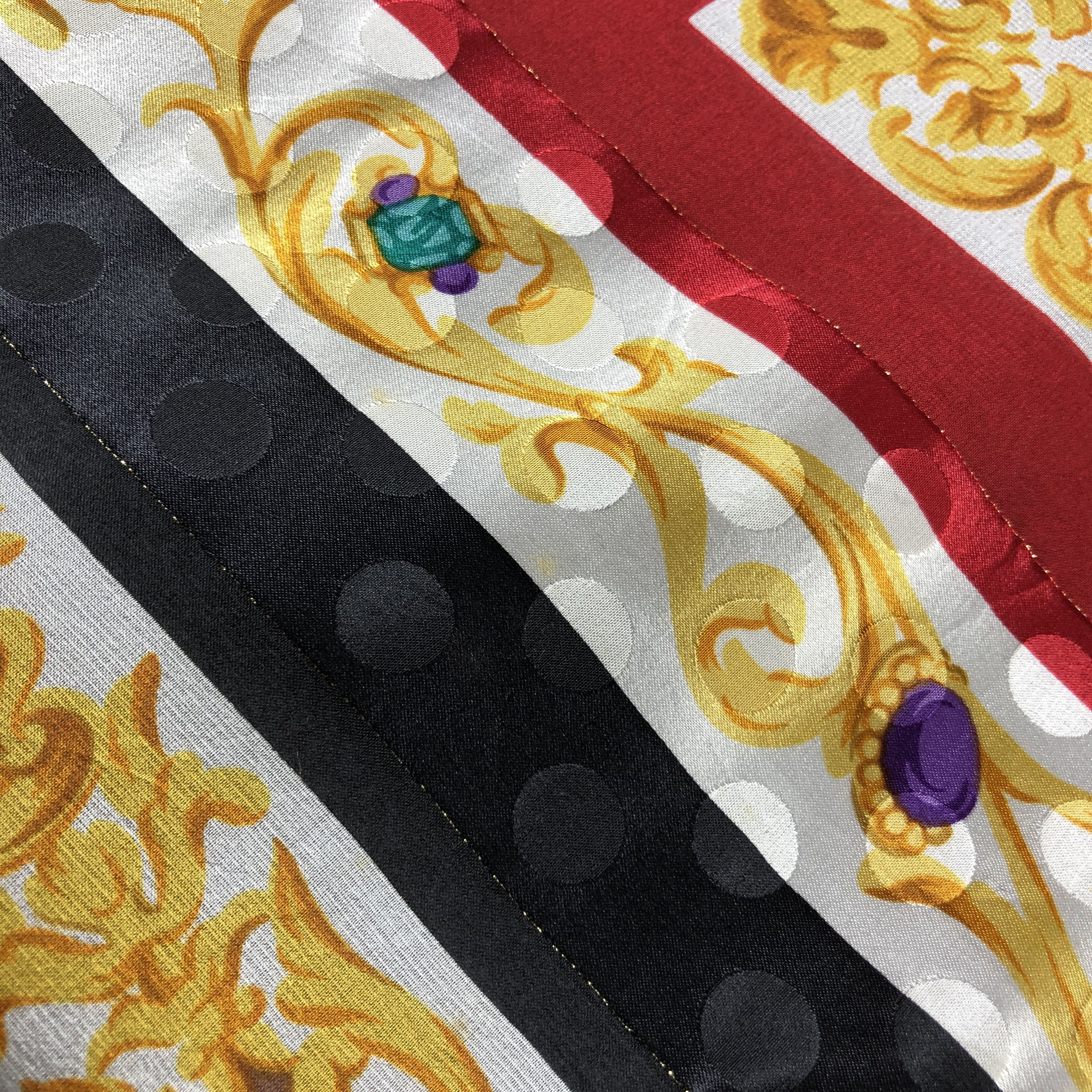 Vintage Valentino Garavani Luxury Silk Scarf M1240 Size ONE SIZE - 7 Thumbnail