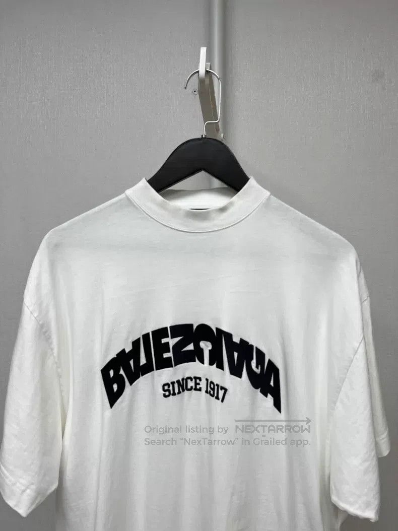 Balenciaga Balenciaga White Reversed Letter Embroidered Short Sleeve Size US S / EU 44-46 / 1 - 3 Thumbnail