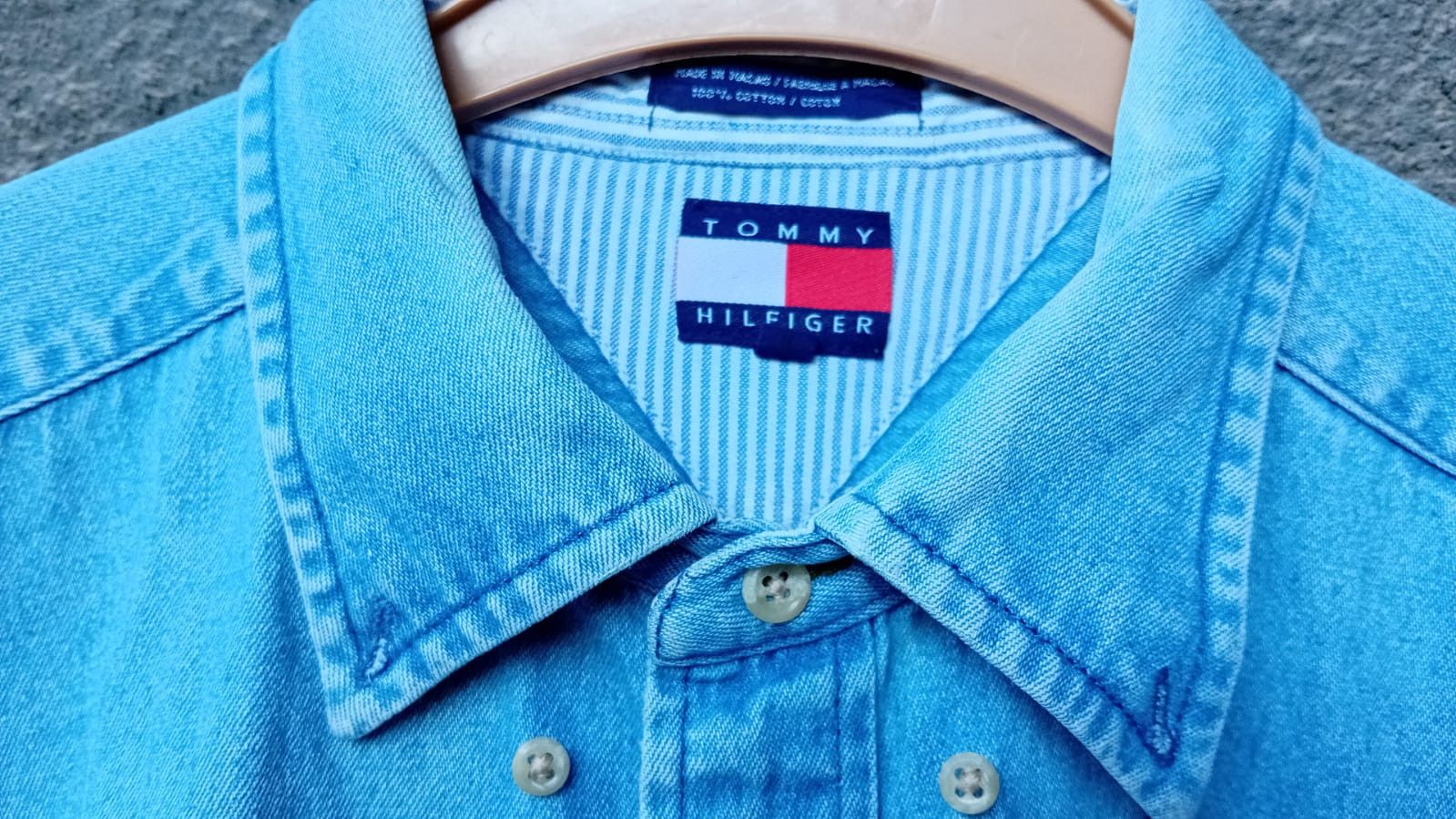 Tommy Hilfiger × Vintage Tommy Hilfiger Vintage Denim Shirt Big Back Spell Out sz L Size US L / EU 52-54 / 3 - 11 Thumbnail