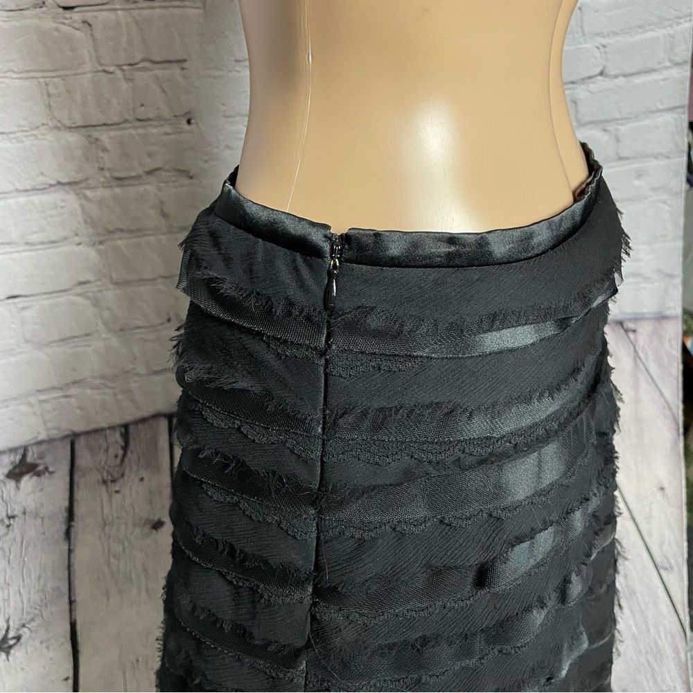 Bcbgmaxazria BCBGMAXAZRIA Black Tiered Lace Silk A-line Skirt Size 0 Size 25" / US 0 / IT 36 - 8 Thumbnail