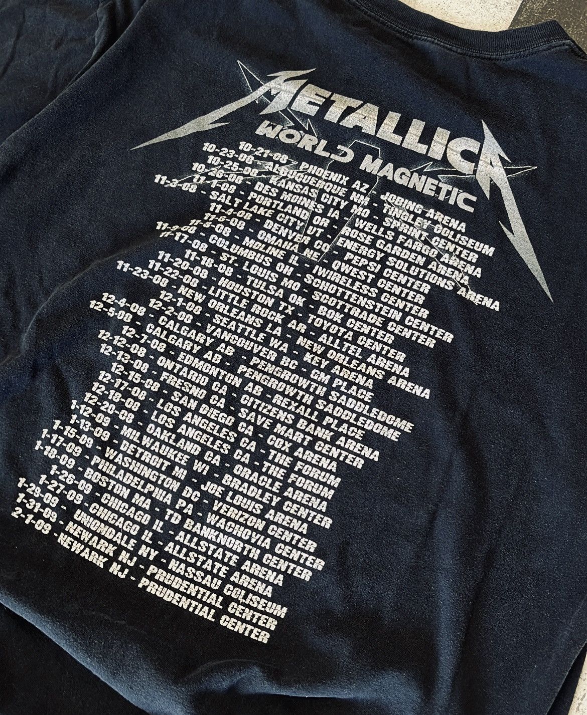 Band Tees × Vintage Vintage Metallica 2008-2009 World Magnetic Tour Tee Size US XL / EU 56 / 4 - 4 Thumbnail