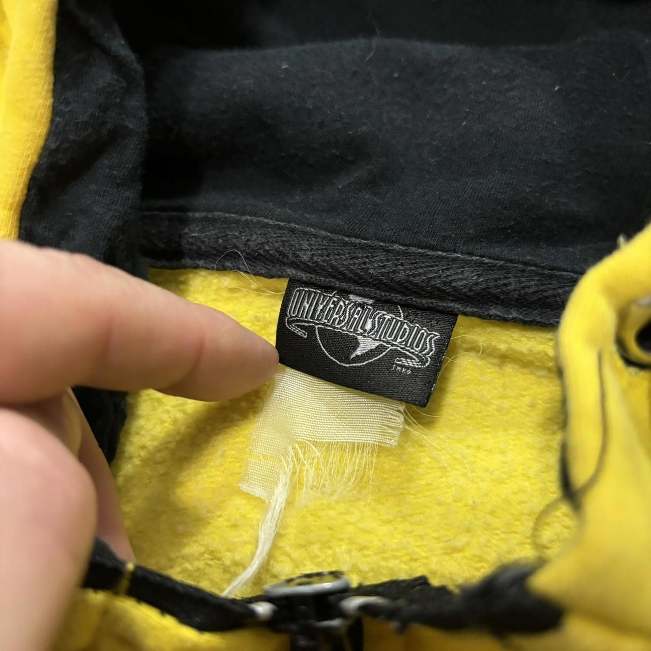 Designer vintage transformers bumble bee universal studios hoodie M Size US M / EU 48-50 / 2 - 7 Thumbnail