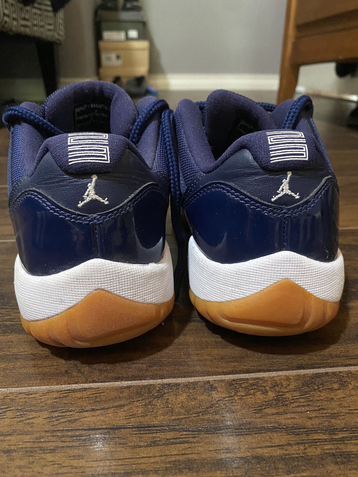 Jordan Brand Jordan 11 navy gum low (2016) Size US 8 / EU 41 - 5 Thumbnail