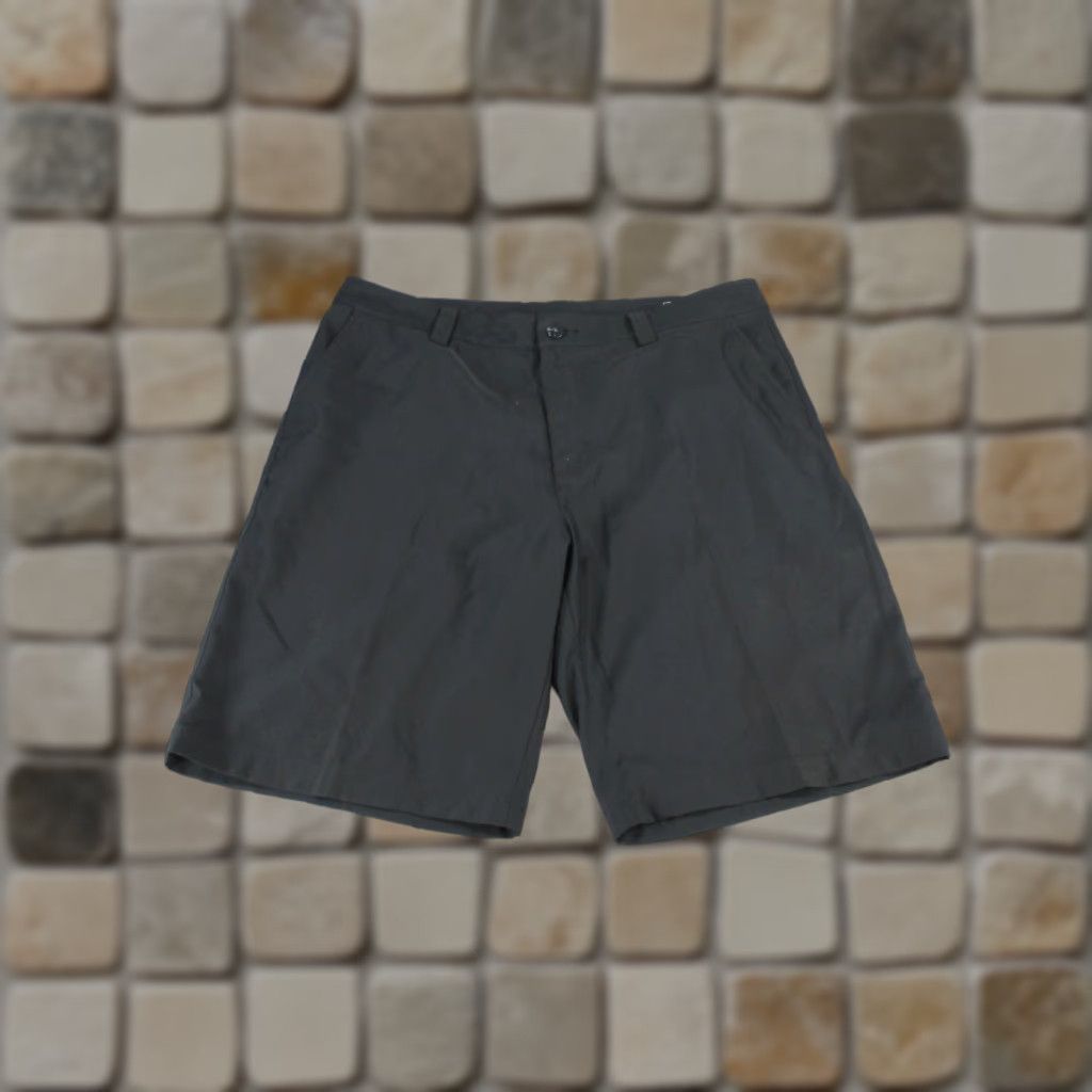 Adidas Adidas Shorts Mens 36 Climalite Black Lightweight Chino Sport Outdoor Casual Workwear 90s Mens Size US 36 / EU 52 - 1 Thumbnail