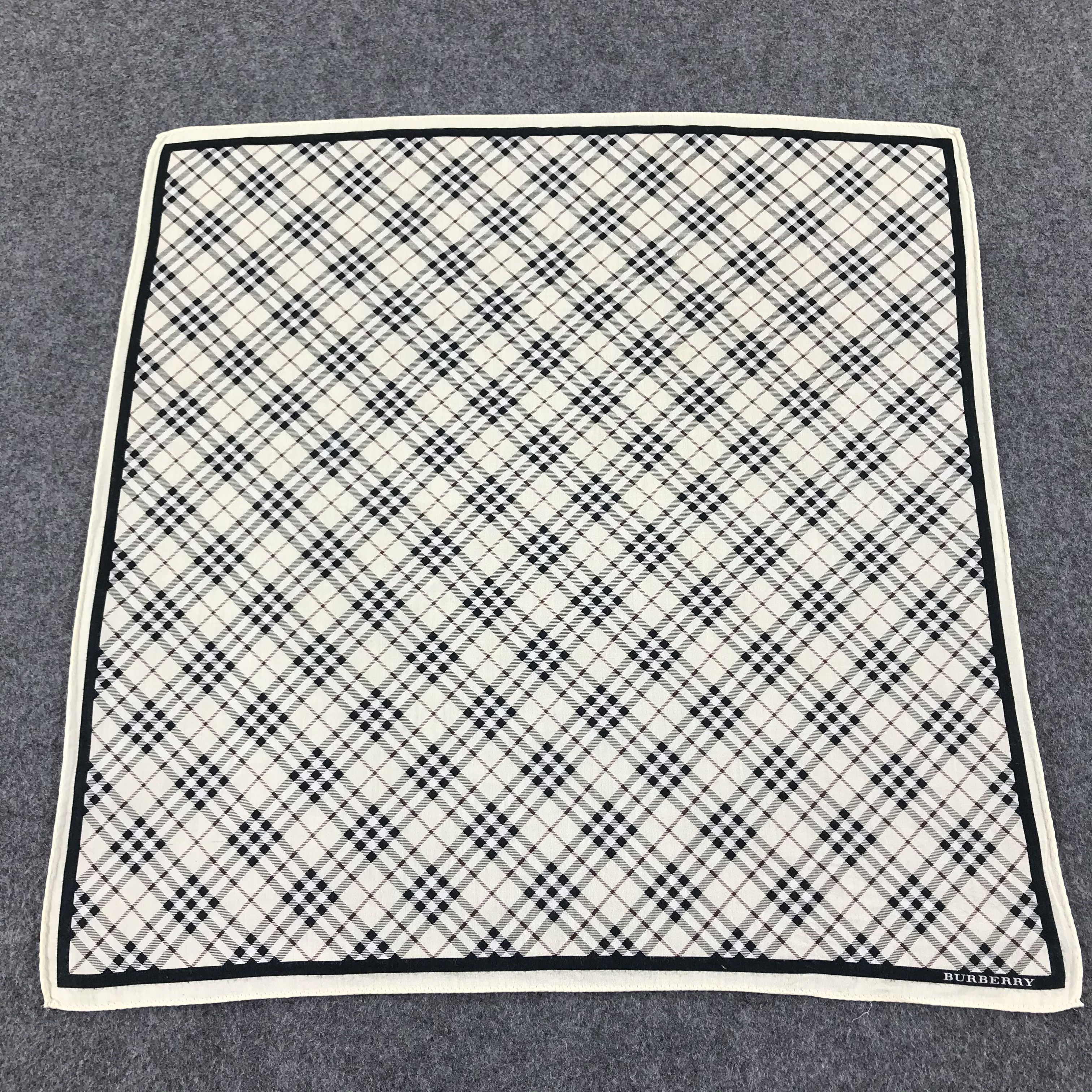 Burberry Burberry Handkerchief Neckerchief Bandana H234 Size ONE SIZE - 1 Thumbnail